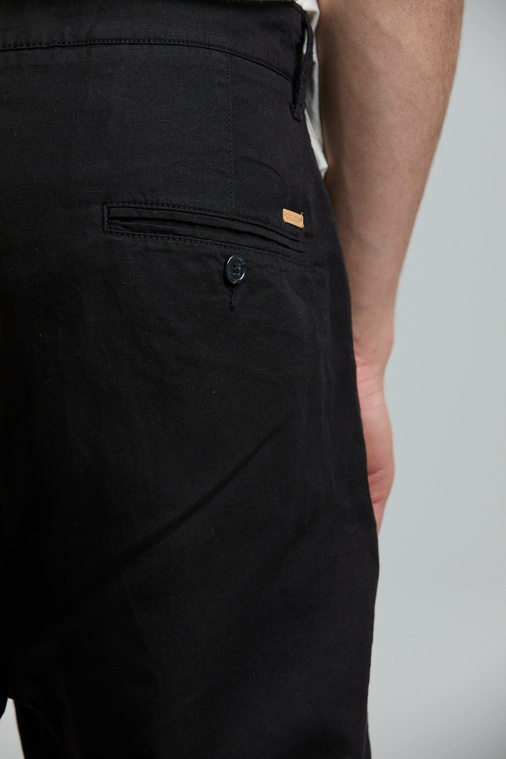 Pantalón Carrot Negro - imagen 6