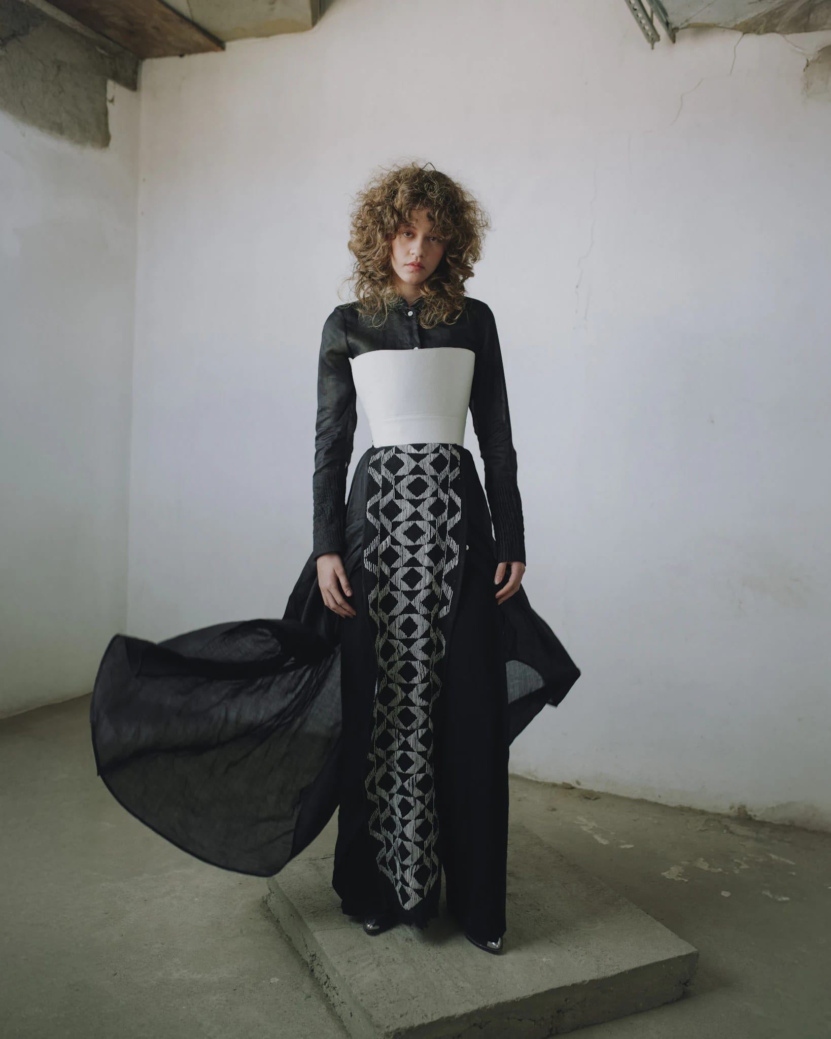 SHIRTDRESS CAPE WITH FURROWS IN SLEEVES - imagen 8