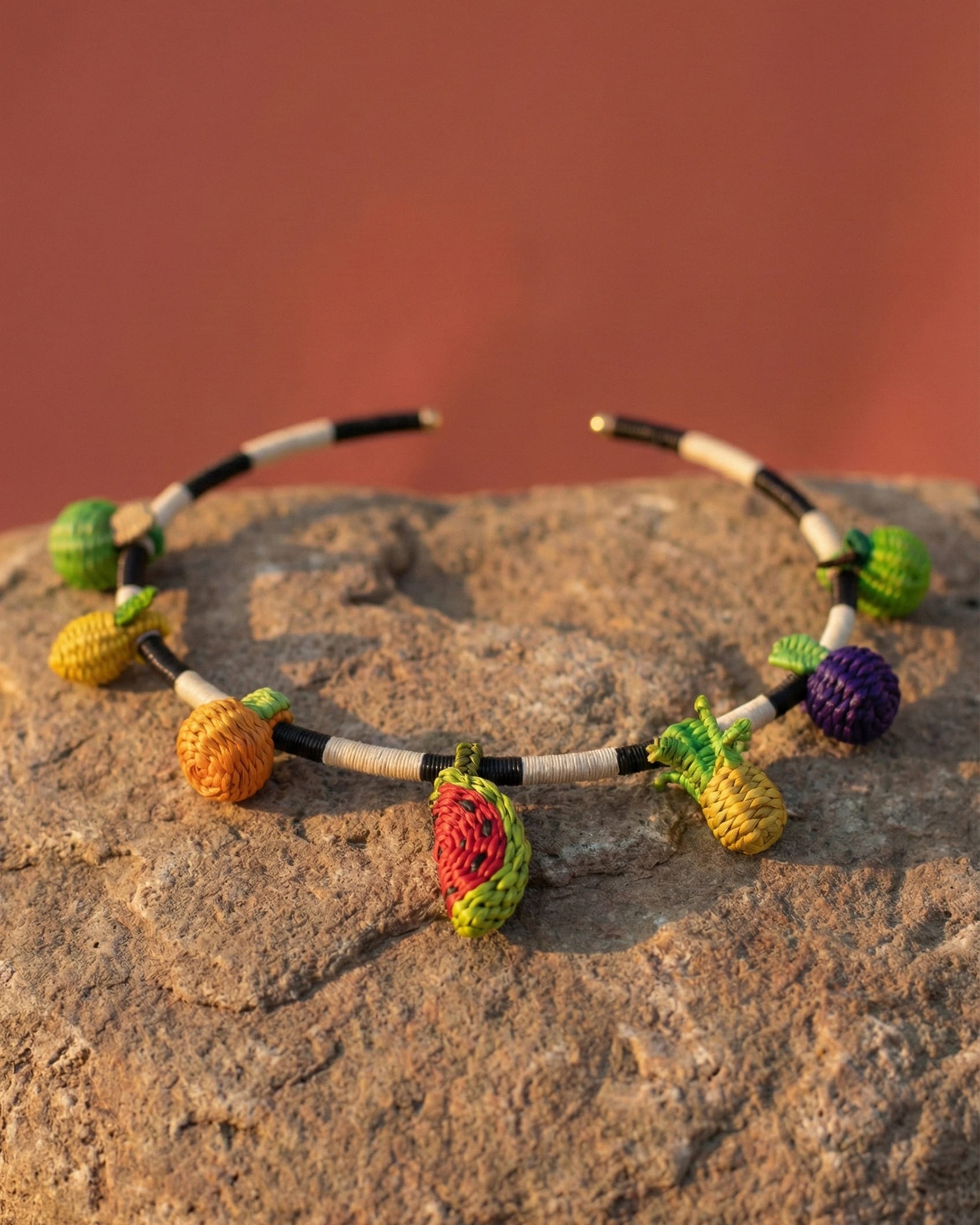 Paprika Choker + Removible Charms - imagen 2