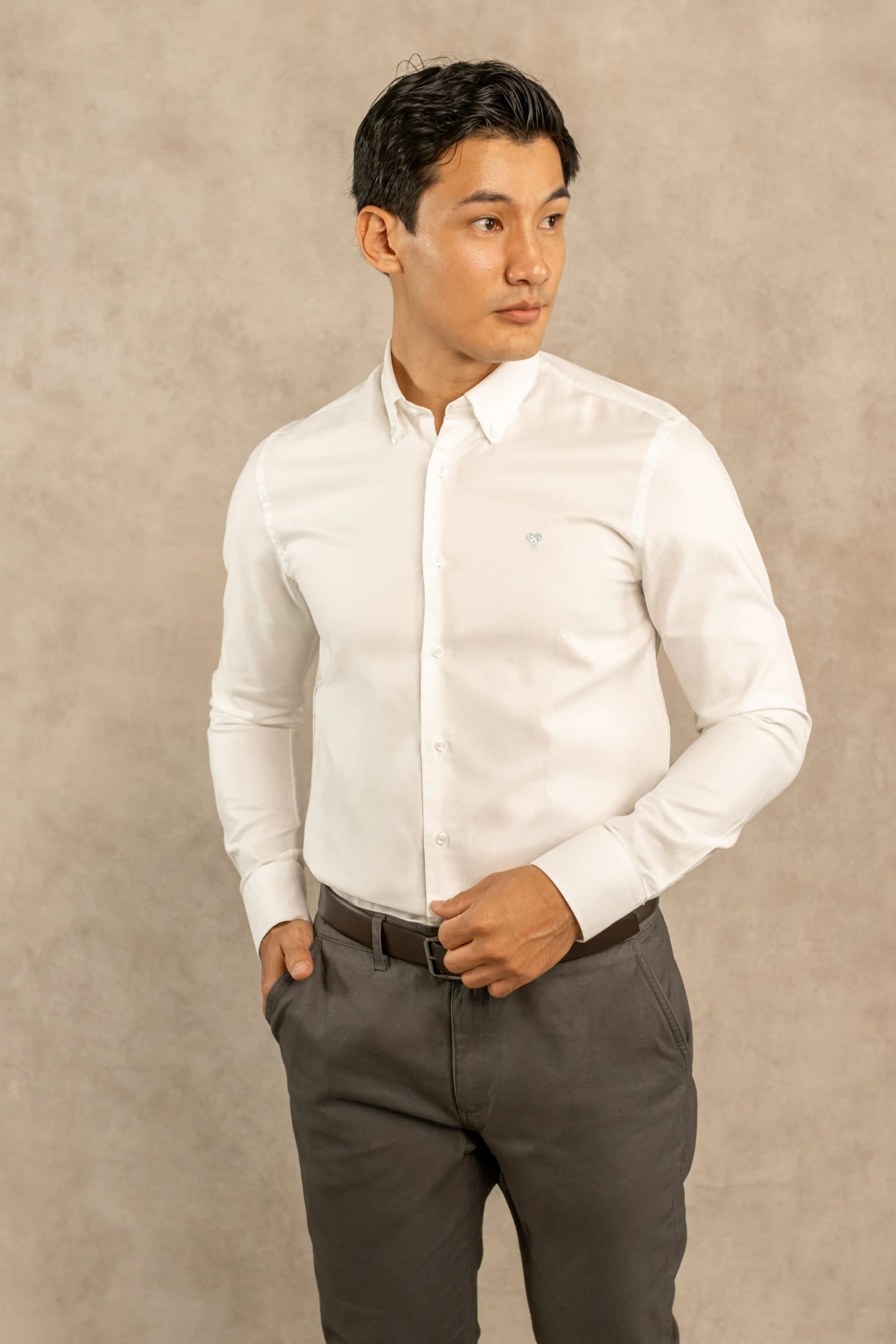 Camisa Antimanchas Oxford Blanco Logo Azul Medio - imagen 4