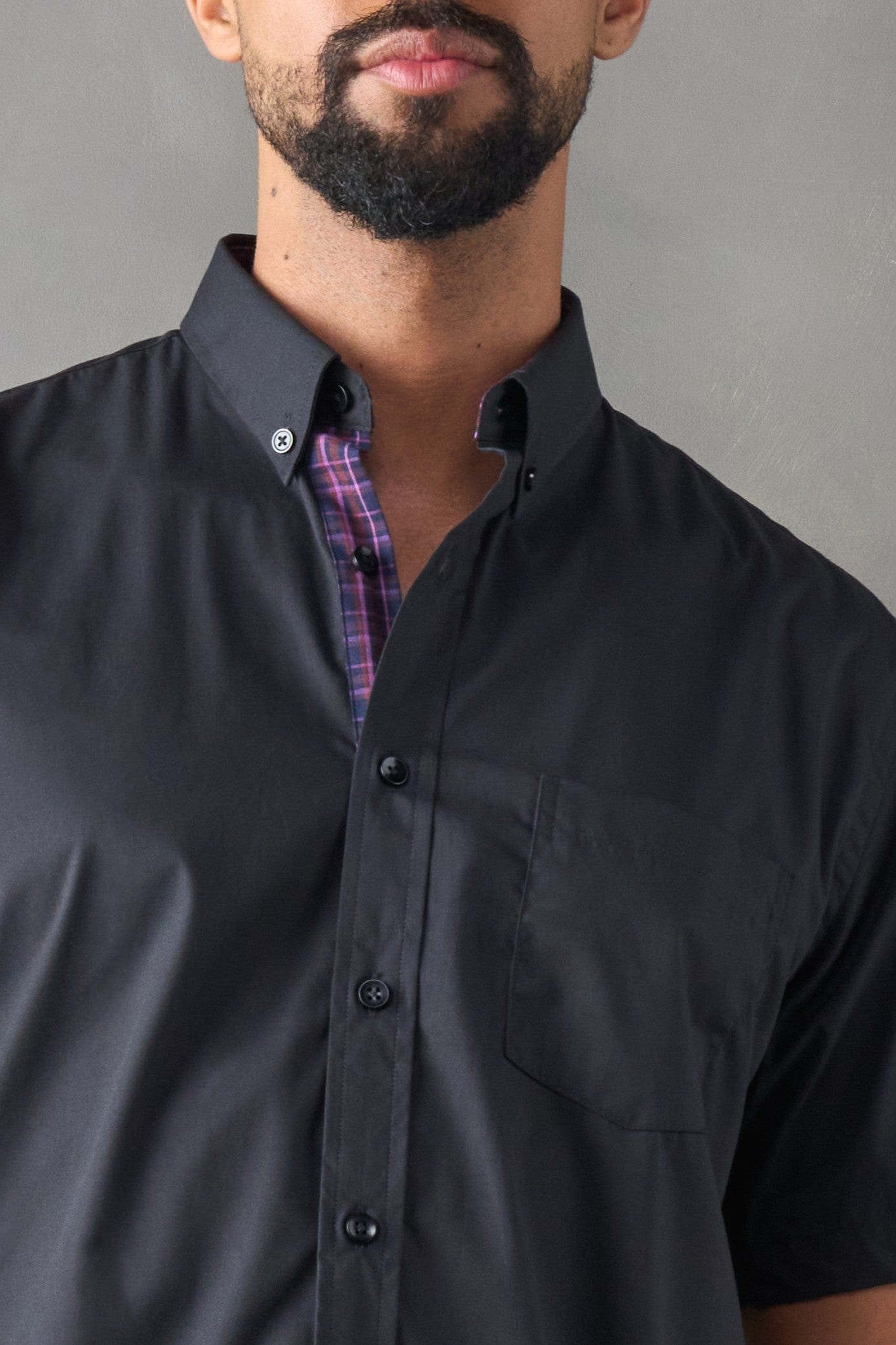 Camisa regular fit manga corta negro - imagen 3
