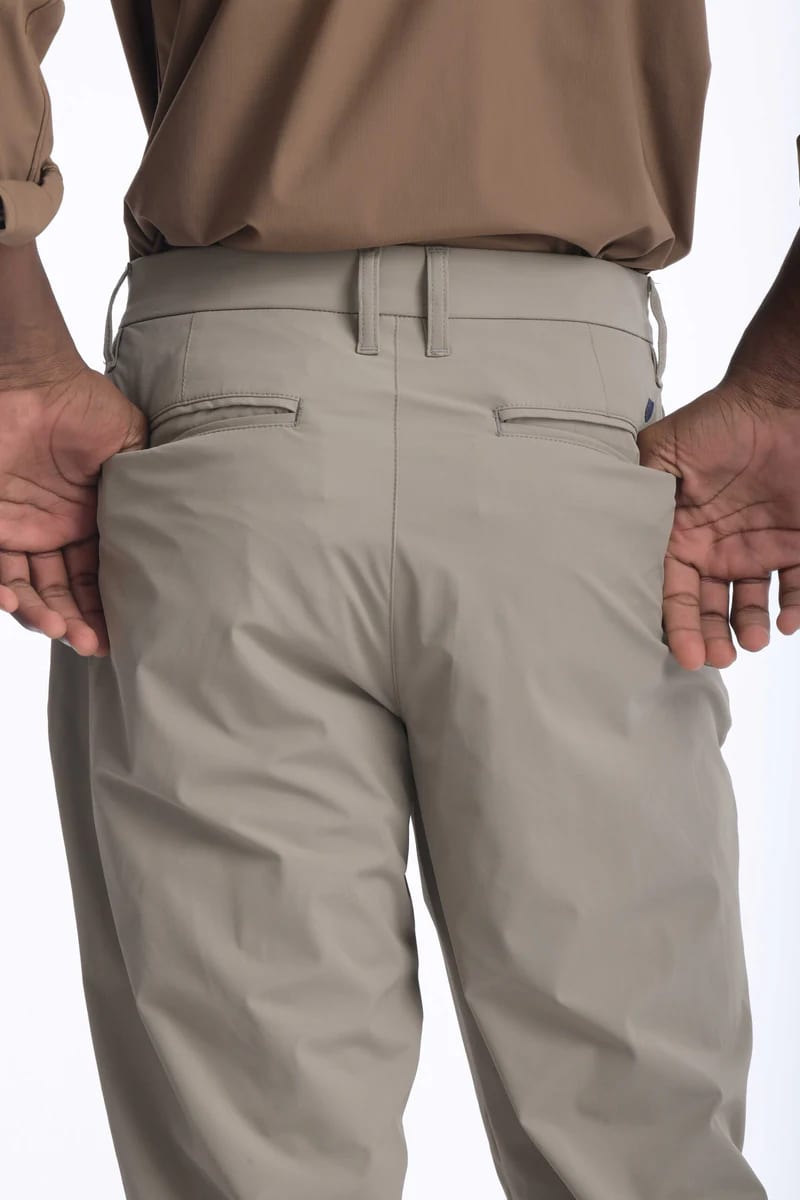 Pantalón Smart Tech Beige Oscuro - imagen 10