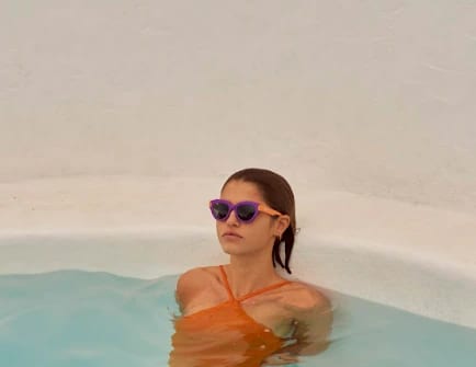 UNCONCERNED GRACIA WITH CLASSICAL LENSES - imagen 4