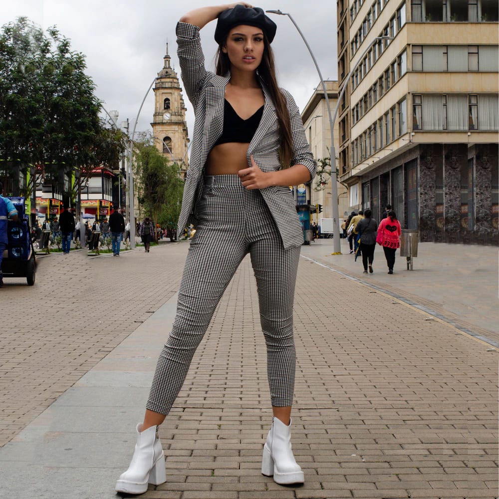Total Look aCuadros Negros - imagen 1