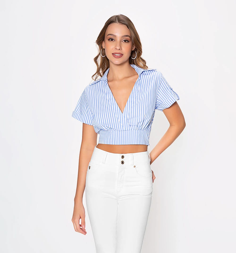Blusa crop manga corta con guardapolvo y - imagen 2