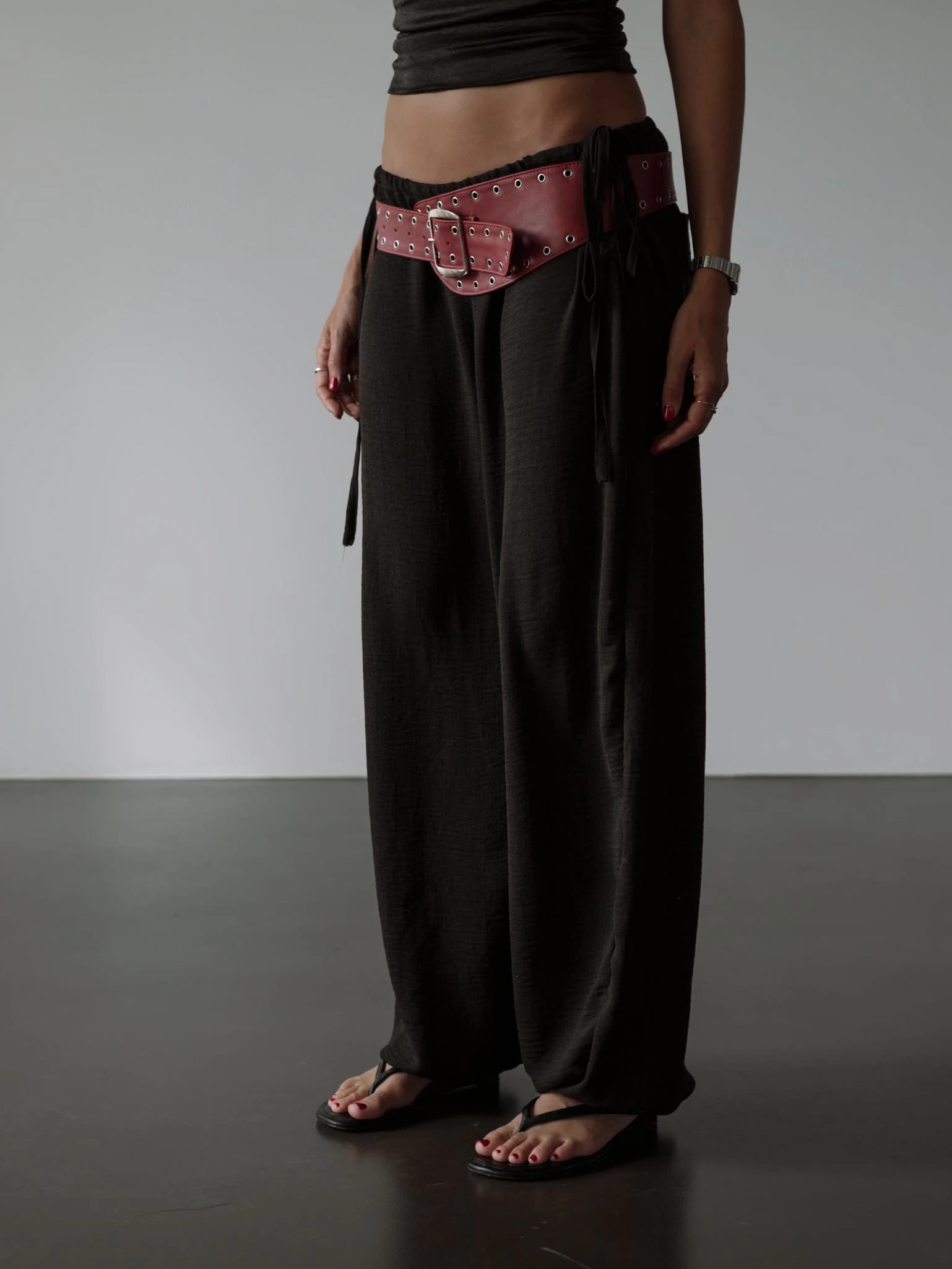 OFFSET ASYMMETRIC BELT - RED WINE - imagen 8