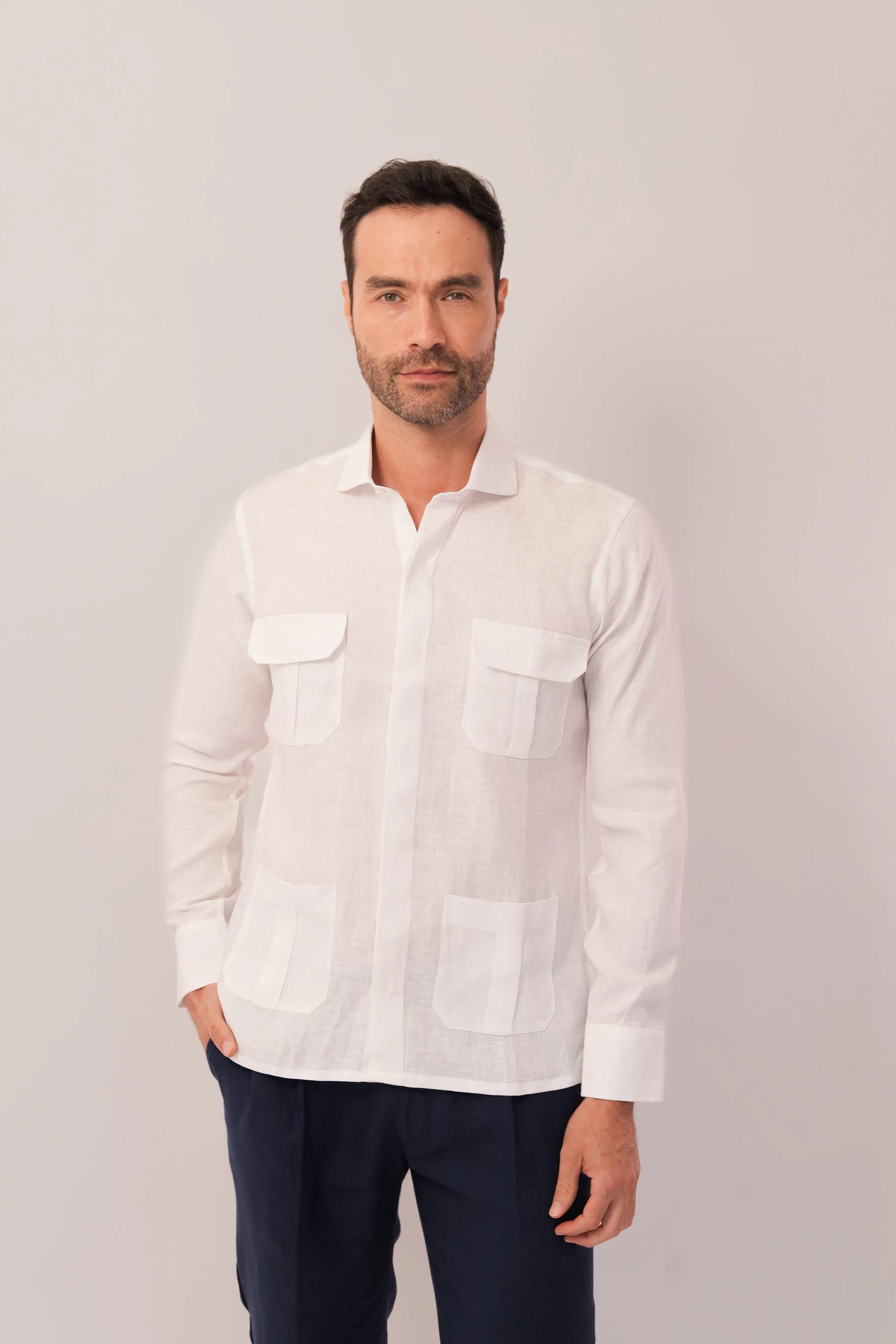 Guayabera Con Bolsillos - Covered Placket - imagen 1