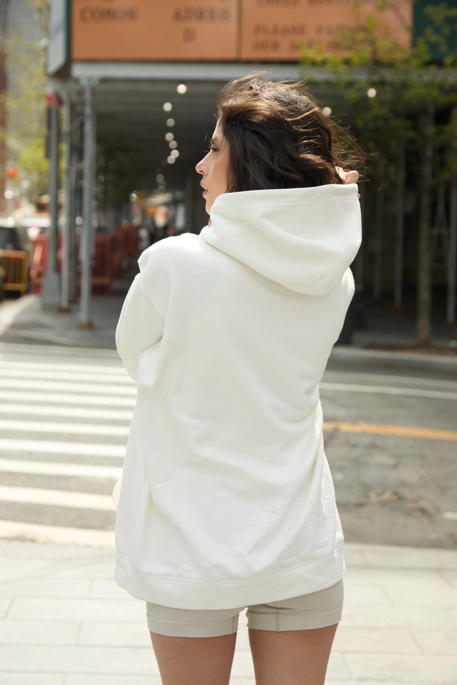 HOODIE CREMA - UNISEX - imagen 7
