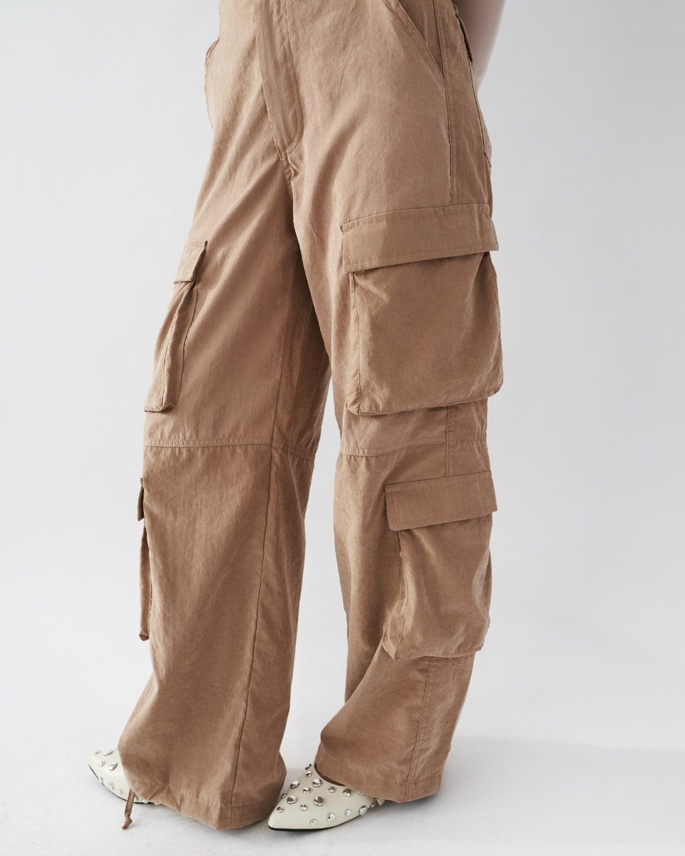COFFEE PARACHUTE PANTS - imagen 1