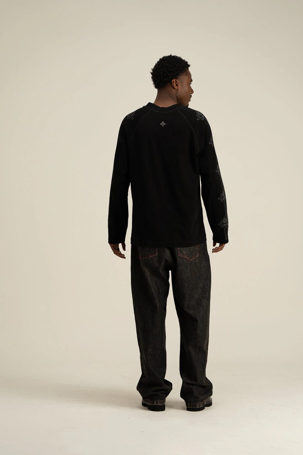 SANCTUS BLACK PULLOVER - imagen 3