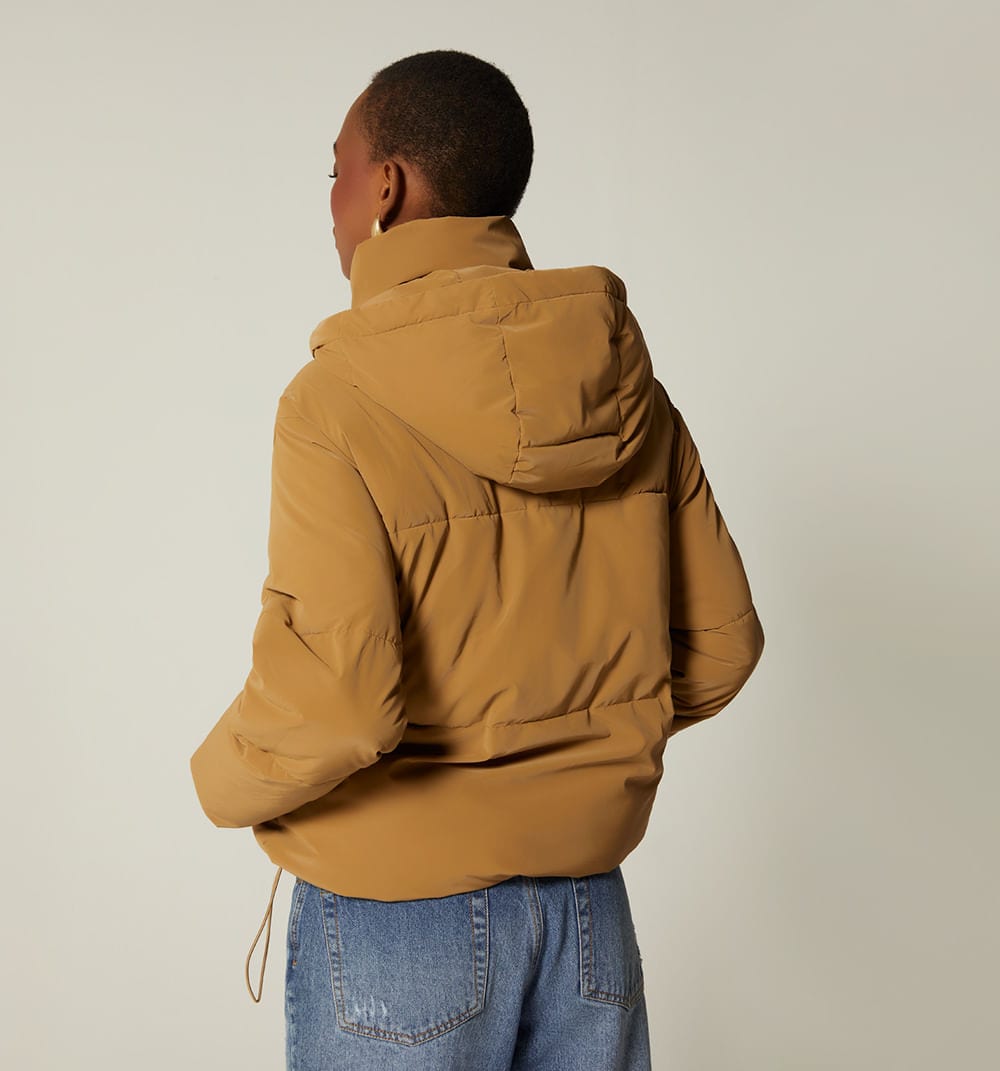 Chaqueta acolchada con capucha - imagen 14