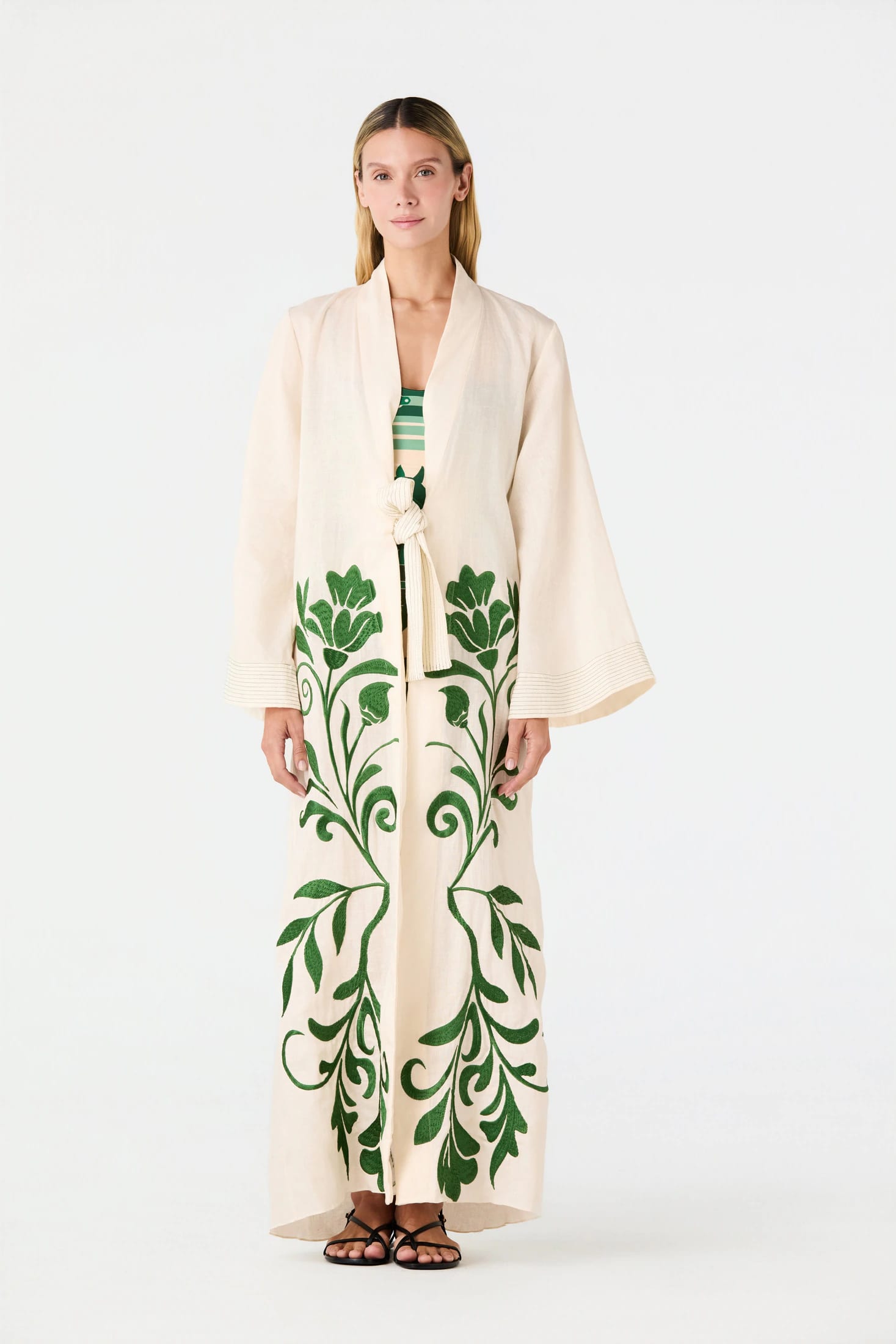 Rafaela Embroidered Kaftan / Ivory Green Buganvilias - imagen 2