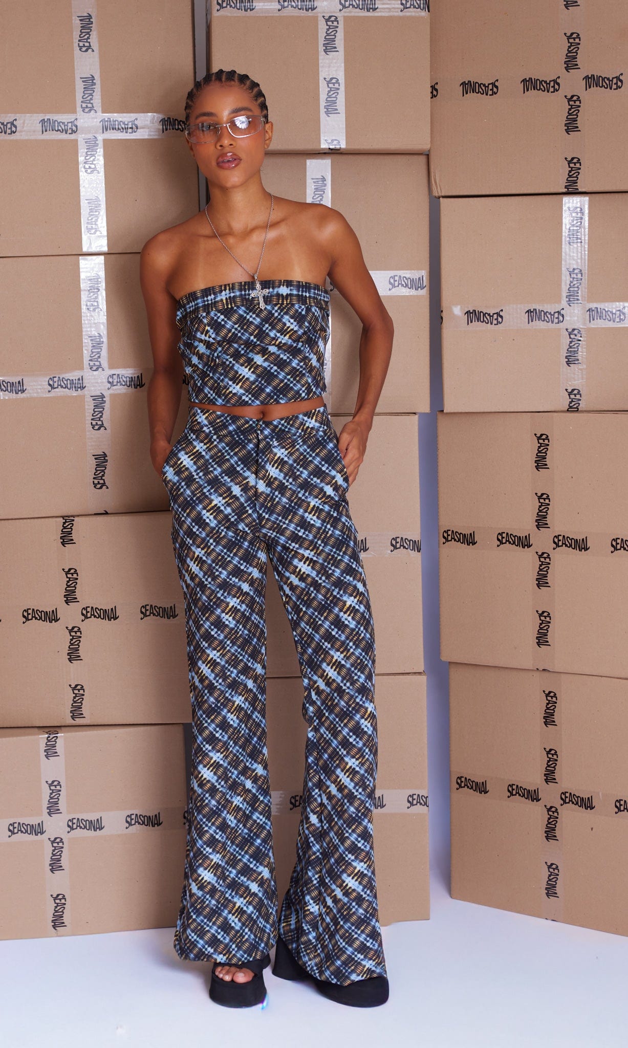 NIGHT GRID STRAPLESS TOP - imagen 7