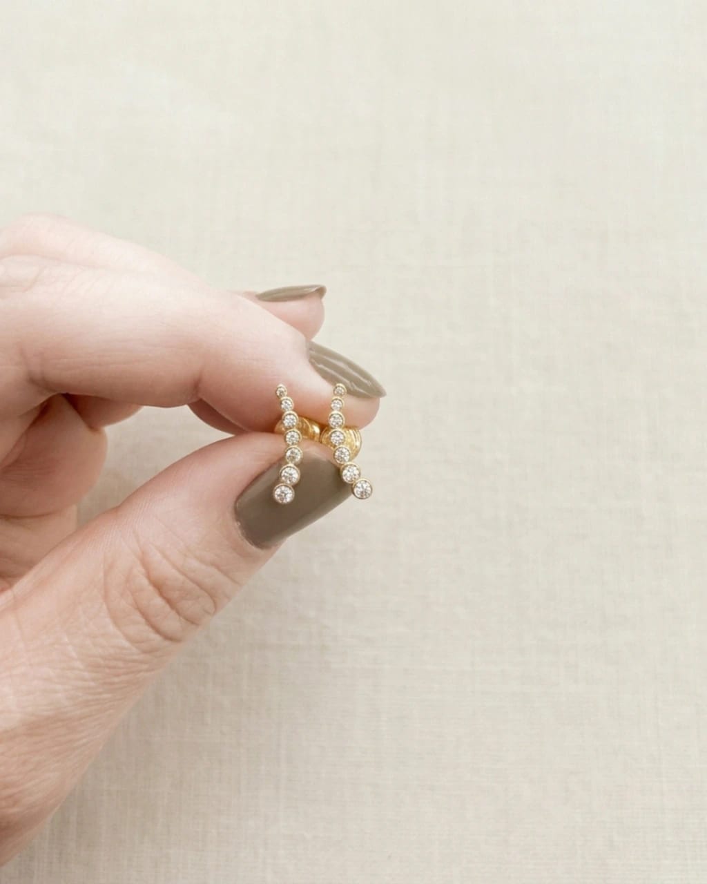 Topos en Oro 18K con Circones Blancos - imagen 1