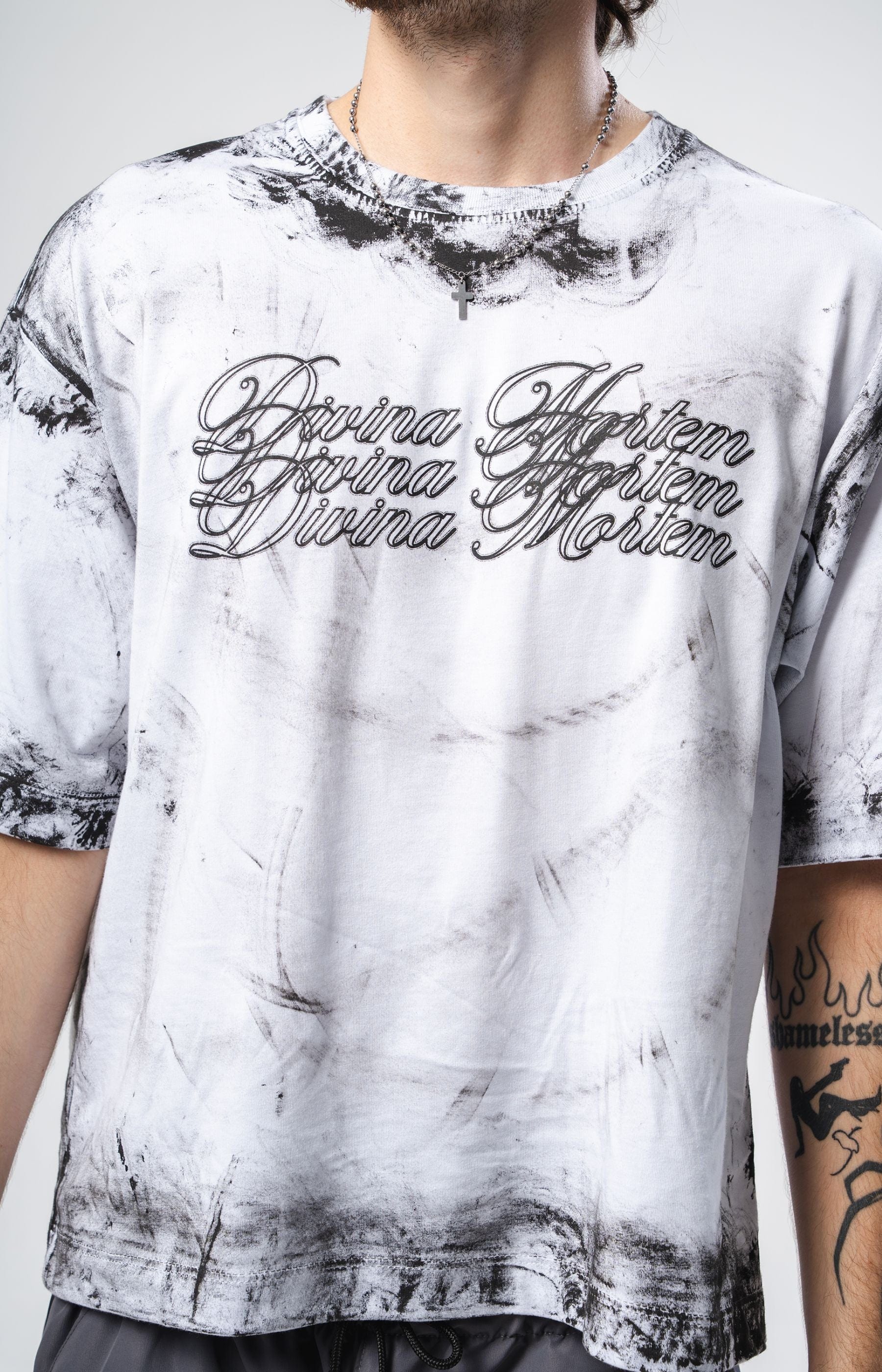 Camiseta Distressed Divina Mortem - imagen 4