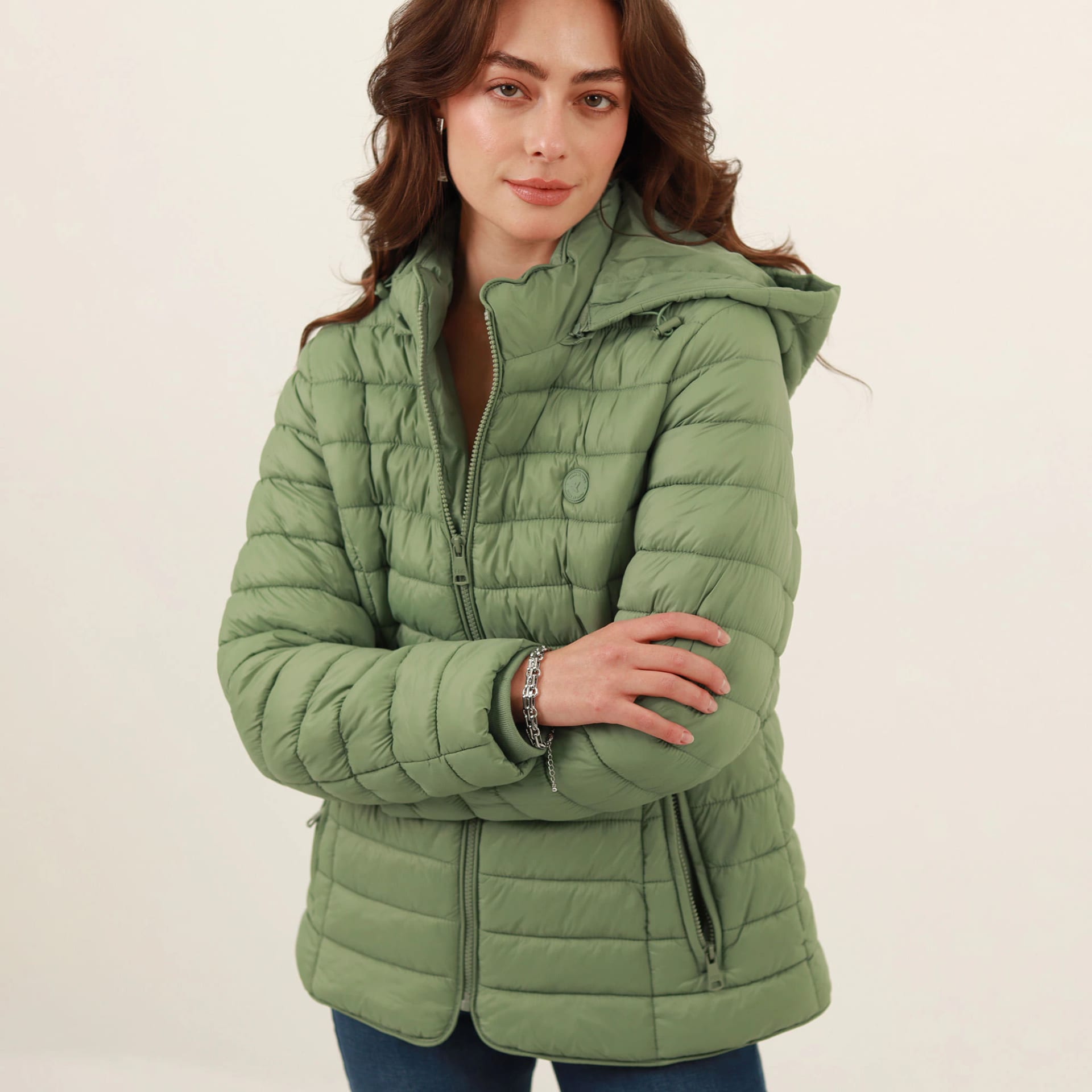 Chaqueta acolchada básica cuello alto con capucha - imagen 47
