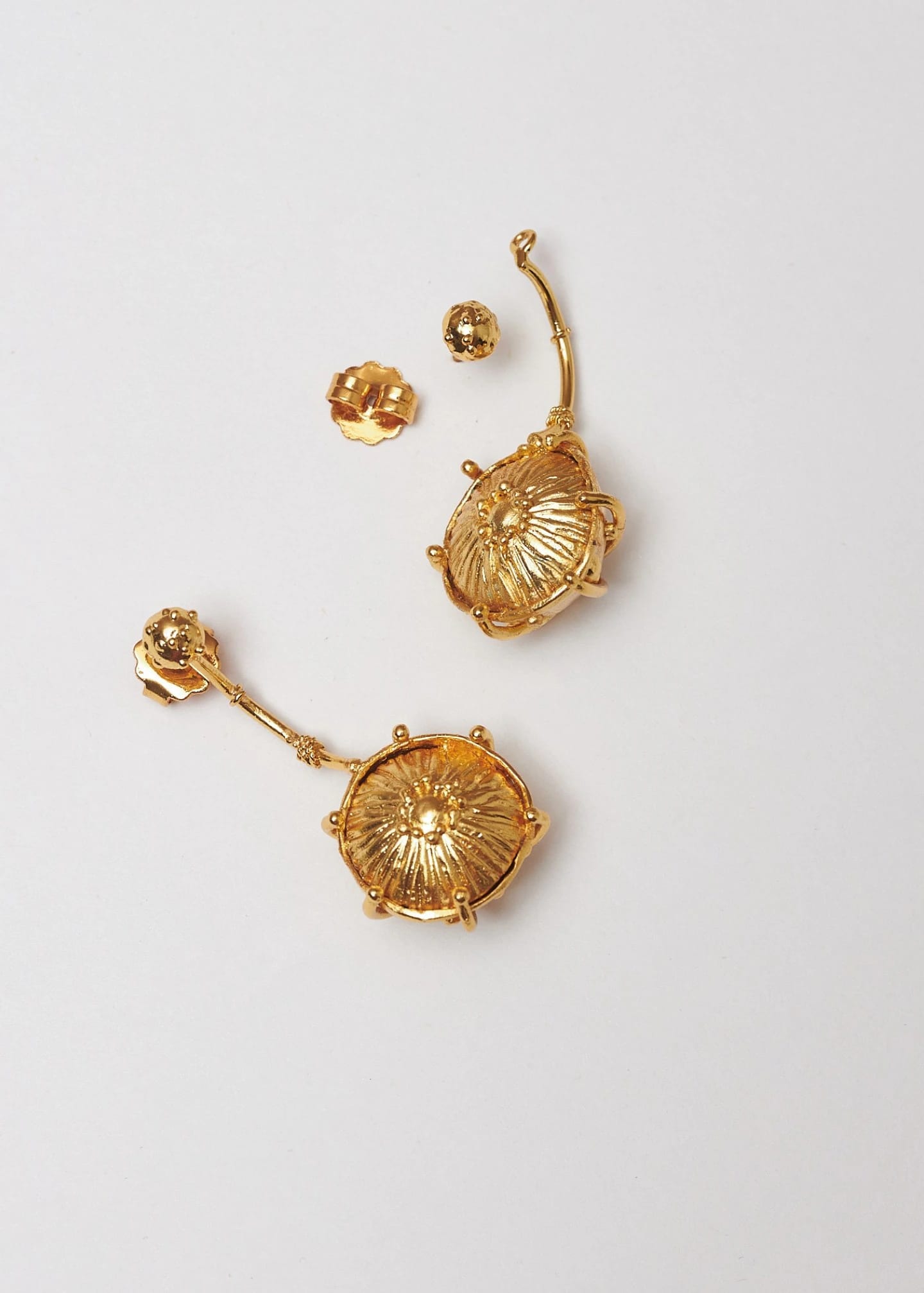 Aretes maxi sombrerito dorado - imagen 3