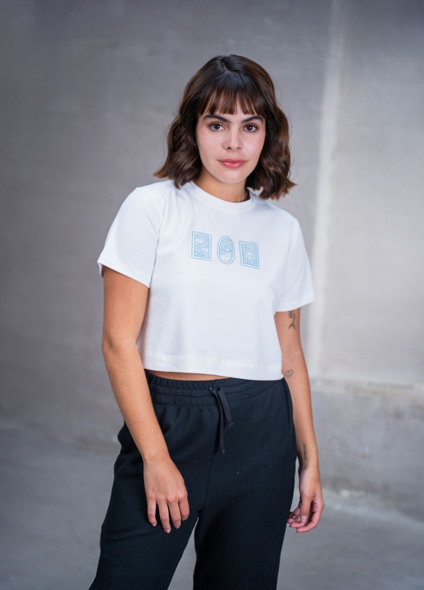 Retratos Crop Top – Marfil - imagen 1