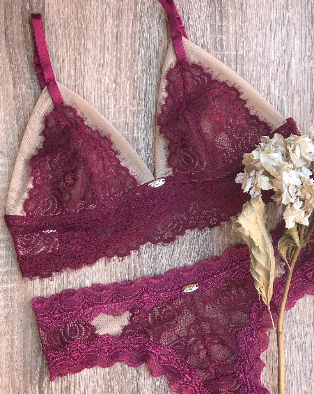 Bralette triangular en encaje y malla - HORTENSIA VINO - imagen 3