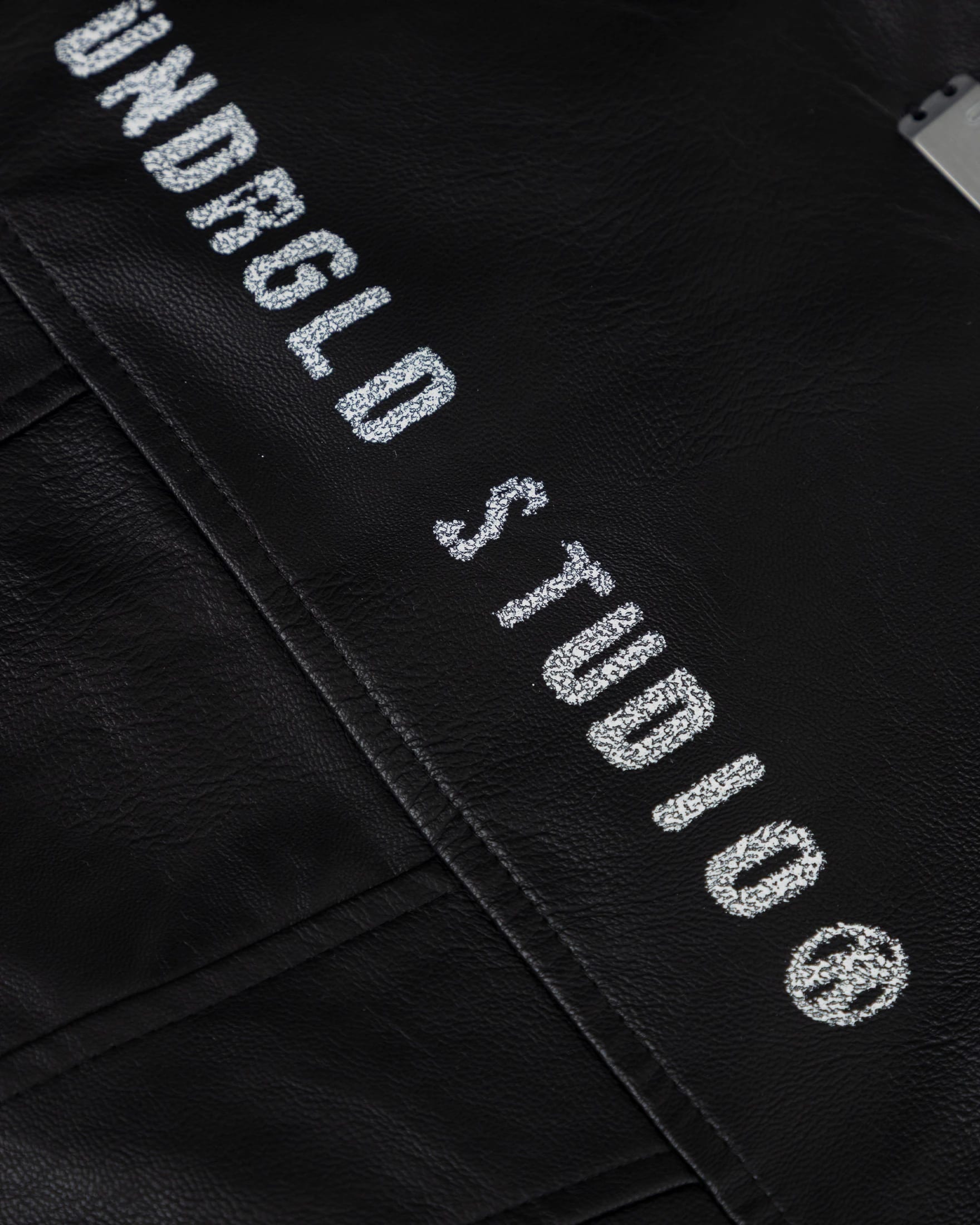 W 94' Worn Logo Pleather Aviator Jacket Black - imagen 4