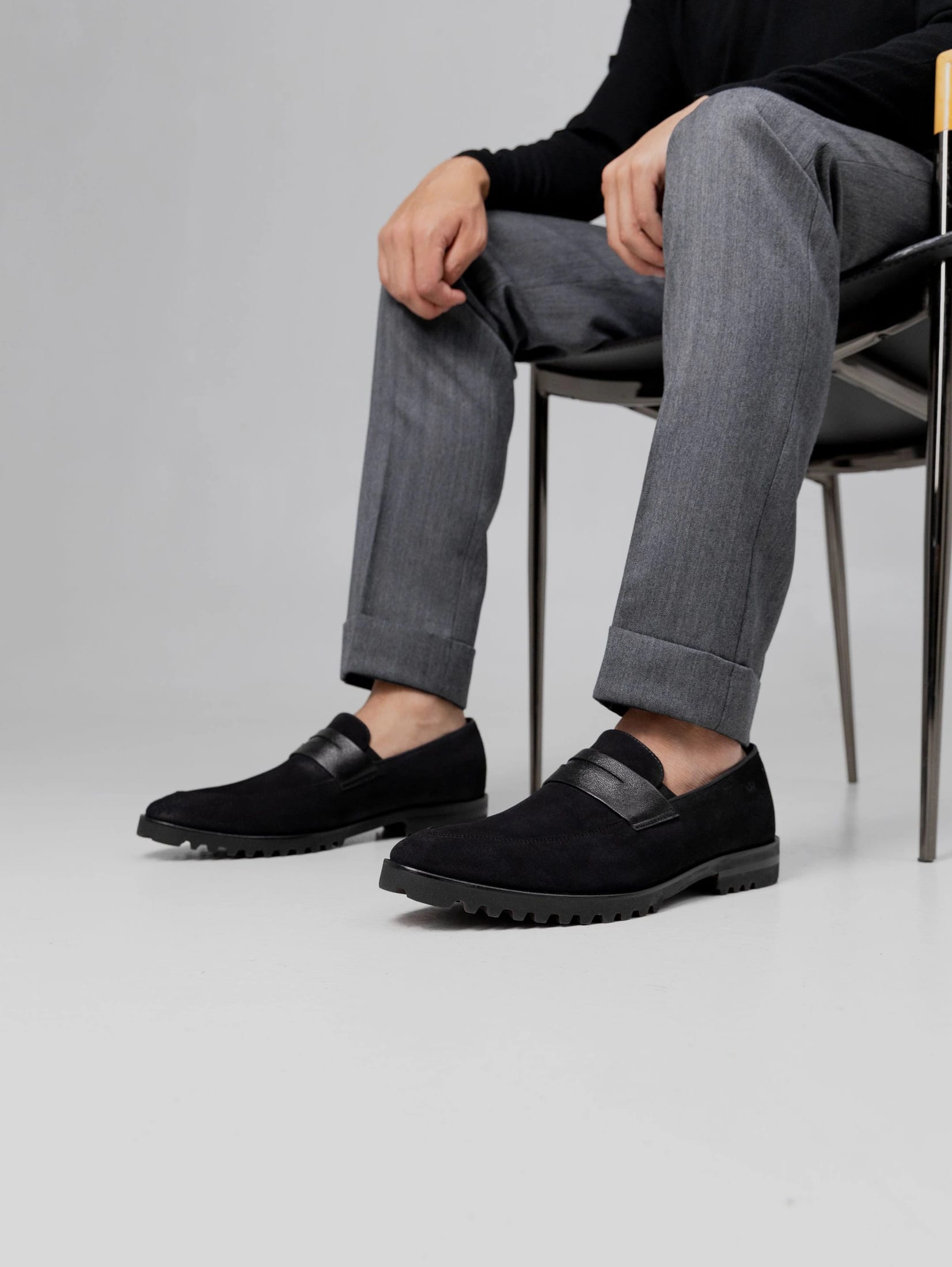 Mocasín Alessio Negro Suela Ultraliviana - imagen 2