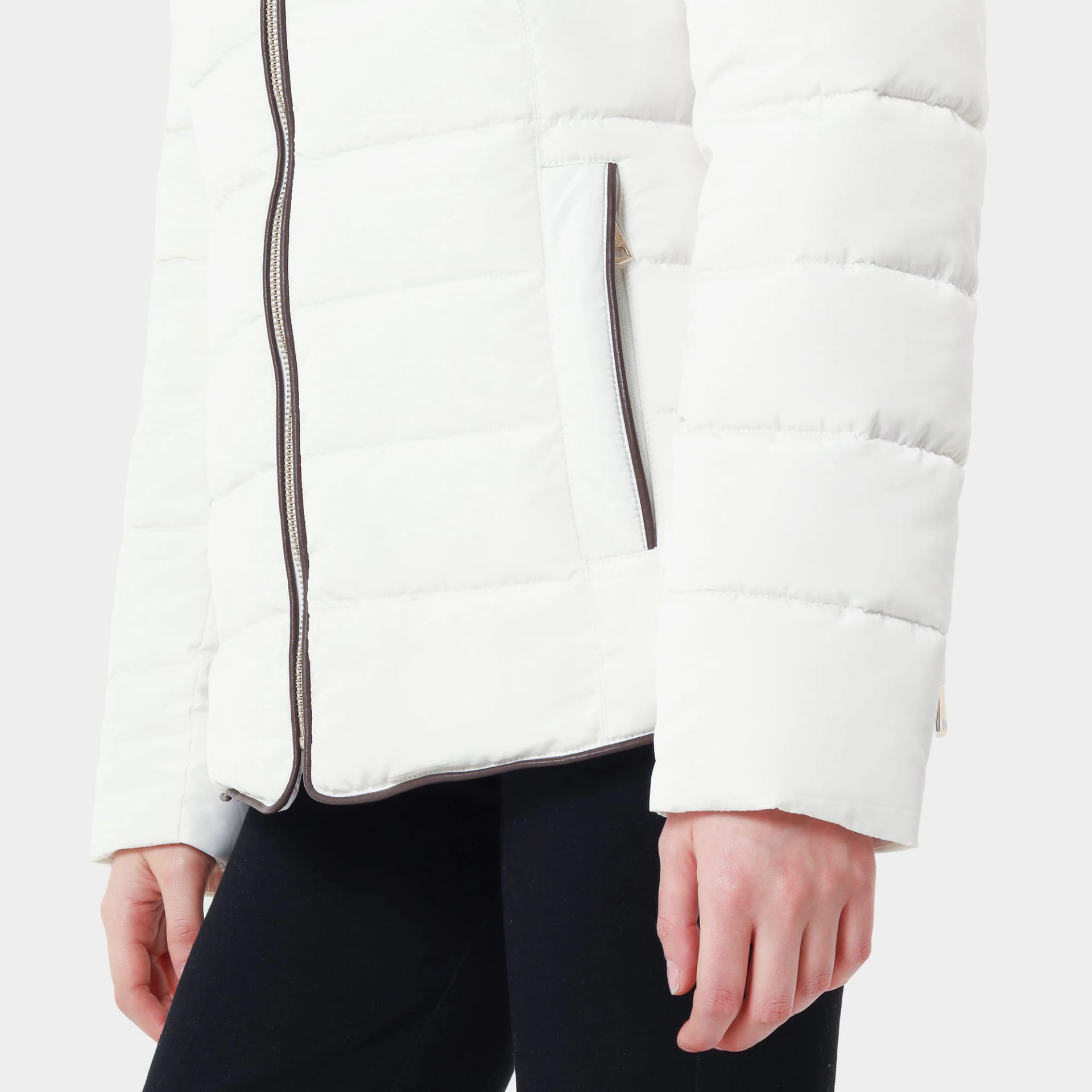 Chaqueta acolchada cuello alto con capucha interna - imagen 17