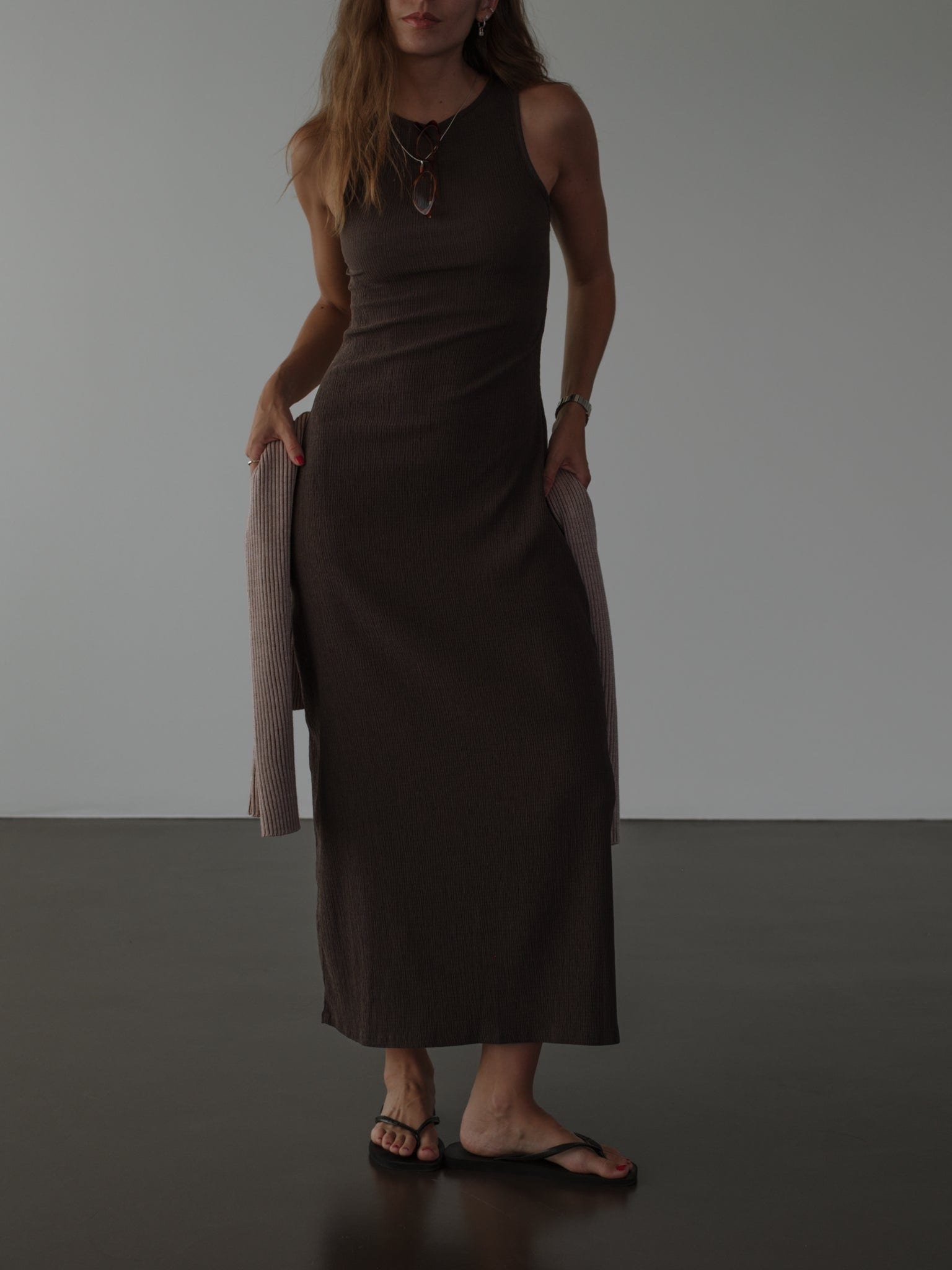 LONG TANK DRESS - BROWN - imagen 1