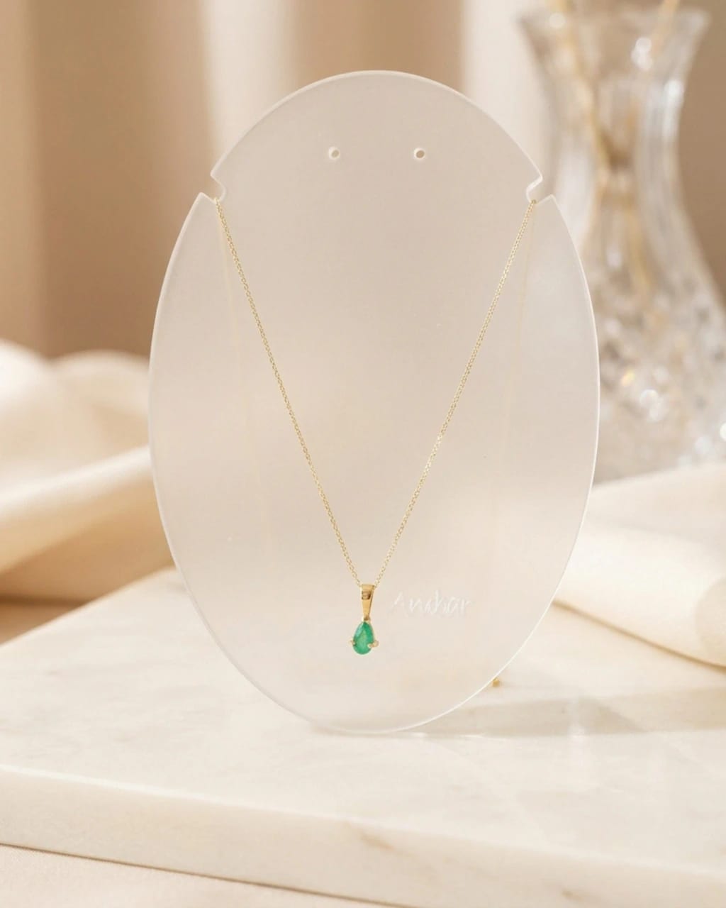 Cadena Punto de Luz Esmeralda corte Gota 18K - imagen 2