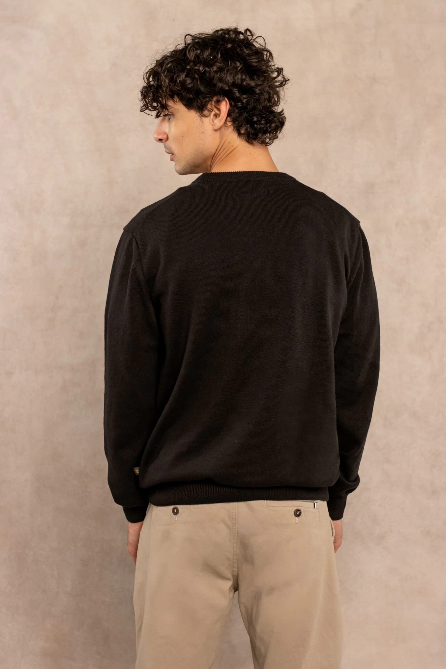 Sueter Algodon Peinado Cuello Redondo Negro - imagen 3