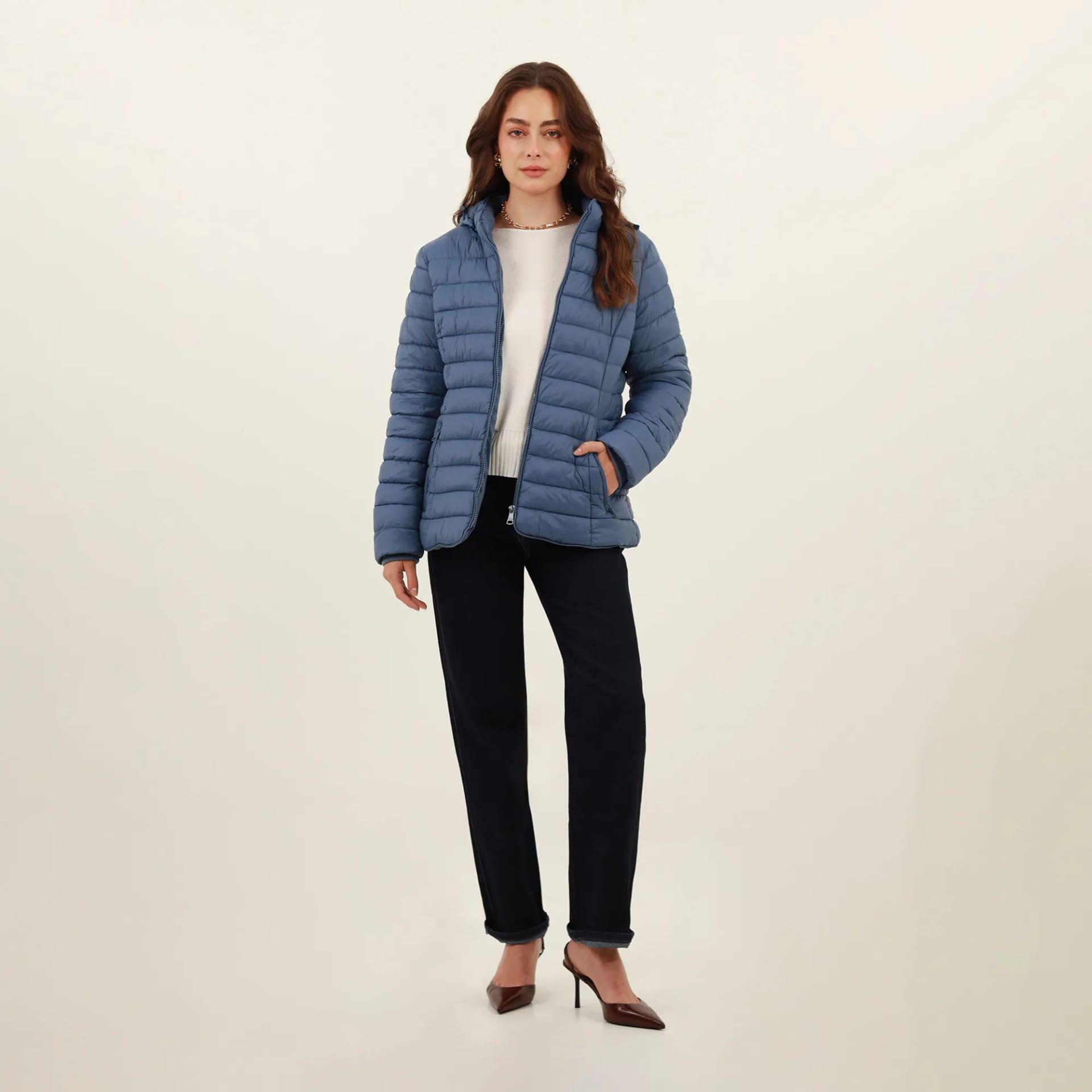 Chaqueta acolchada básica cuello alto con capucha - imagen 4