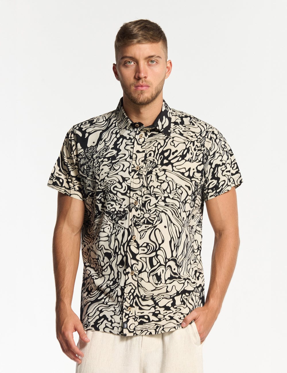 Camisa Regular Fit Pareidolia  negro + crudo Hombre - imagen 1