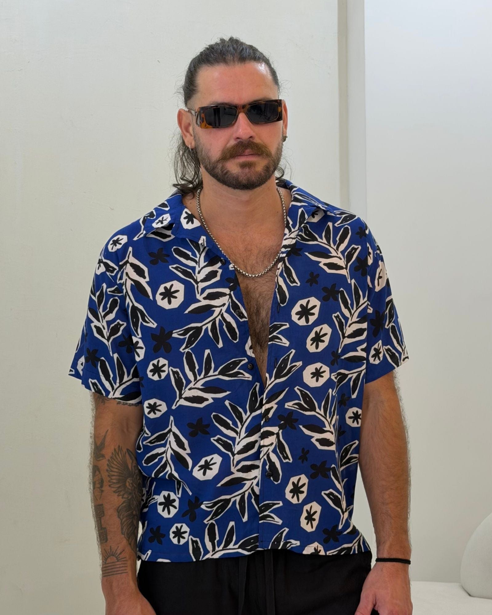 Camisa 3/4 dark blue flowers - imagen 3