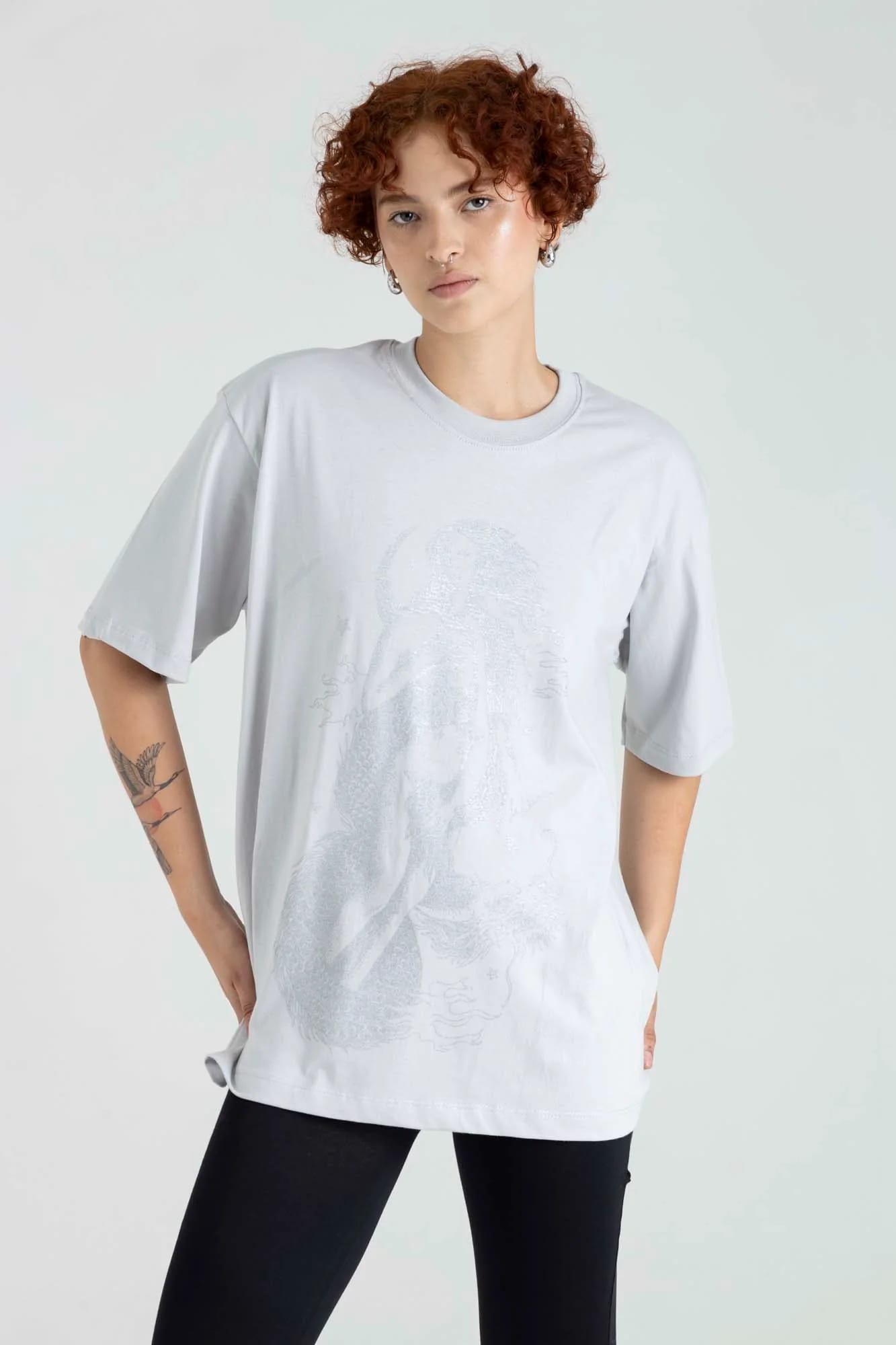 GRAY VENUS TEE - imagen 14