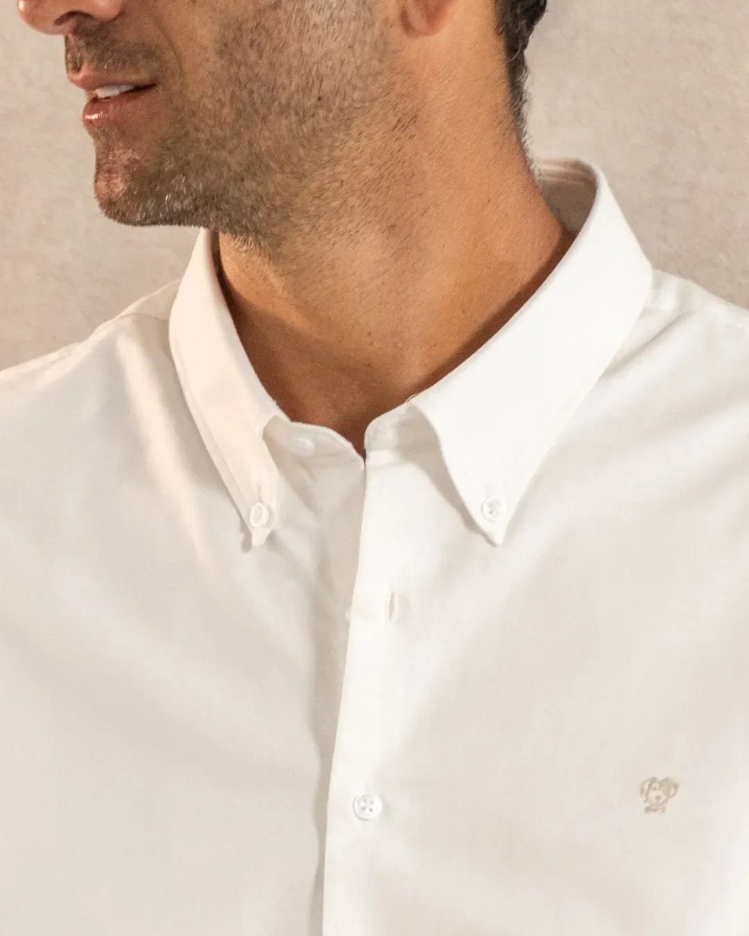 Camisa Antimanchas Oxford Blanco Logo Beige - imagen 5