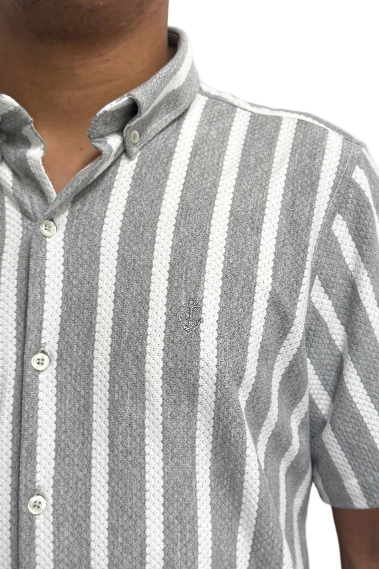 Camisa en texturas Gris Rayas Blancas - imagen 4