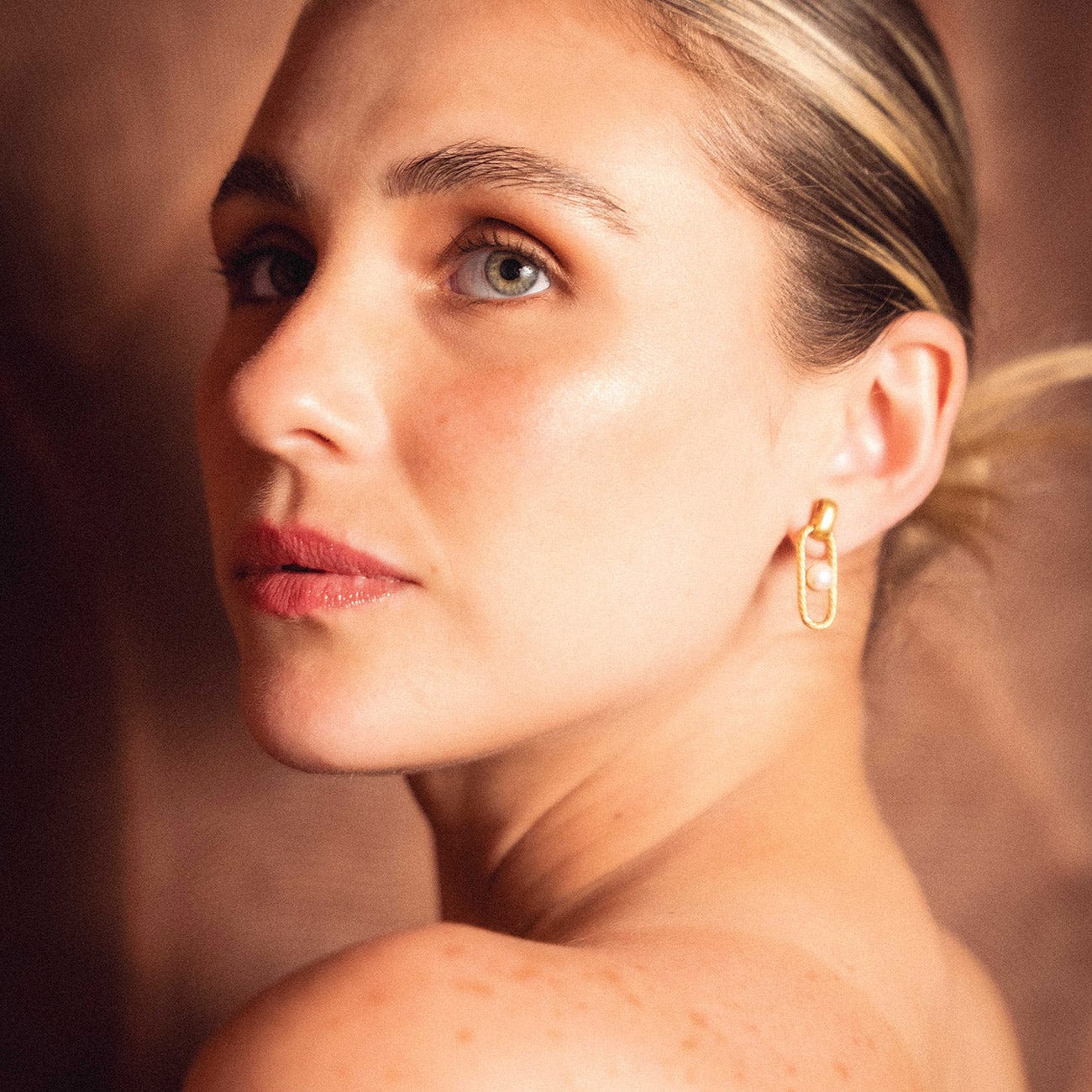 ARETES NEXO PERLA SENCILLOS - imagen 4