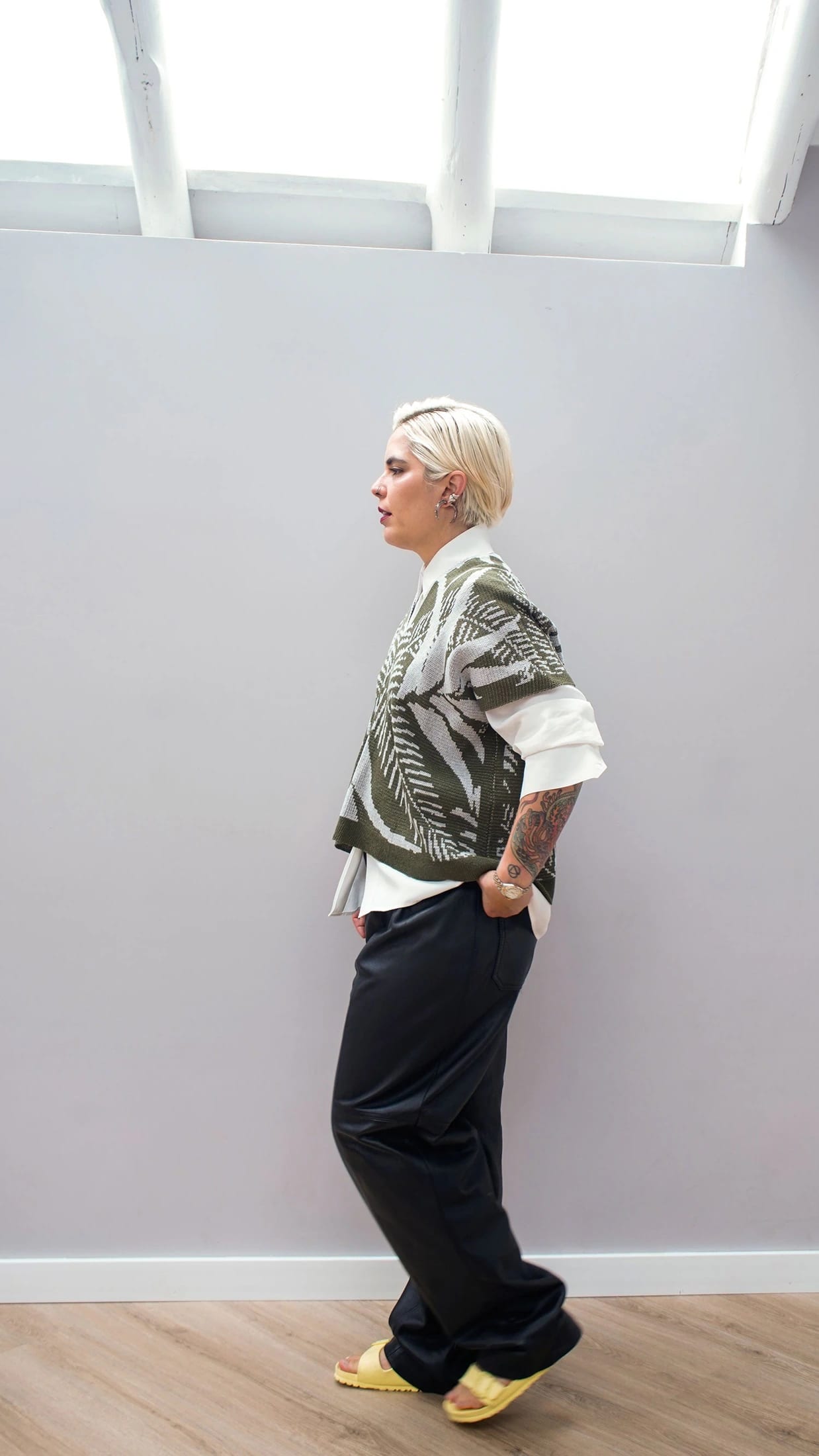 Blusa Palmas - verde militar y gris claro - imagen 5