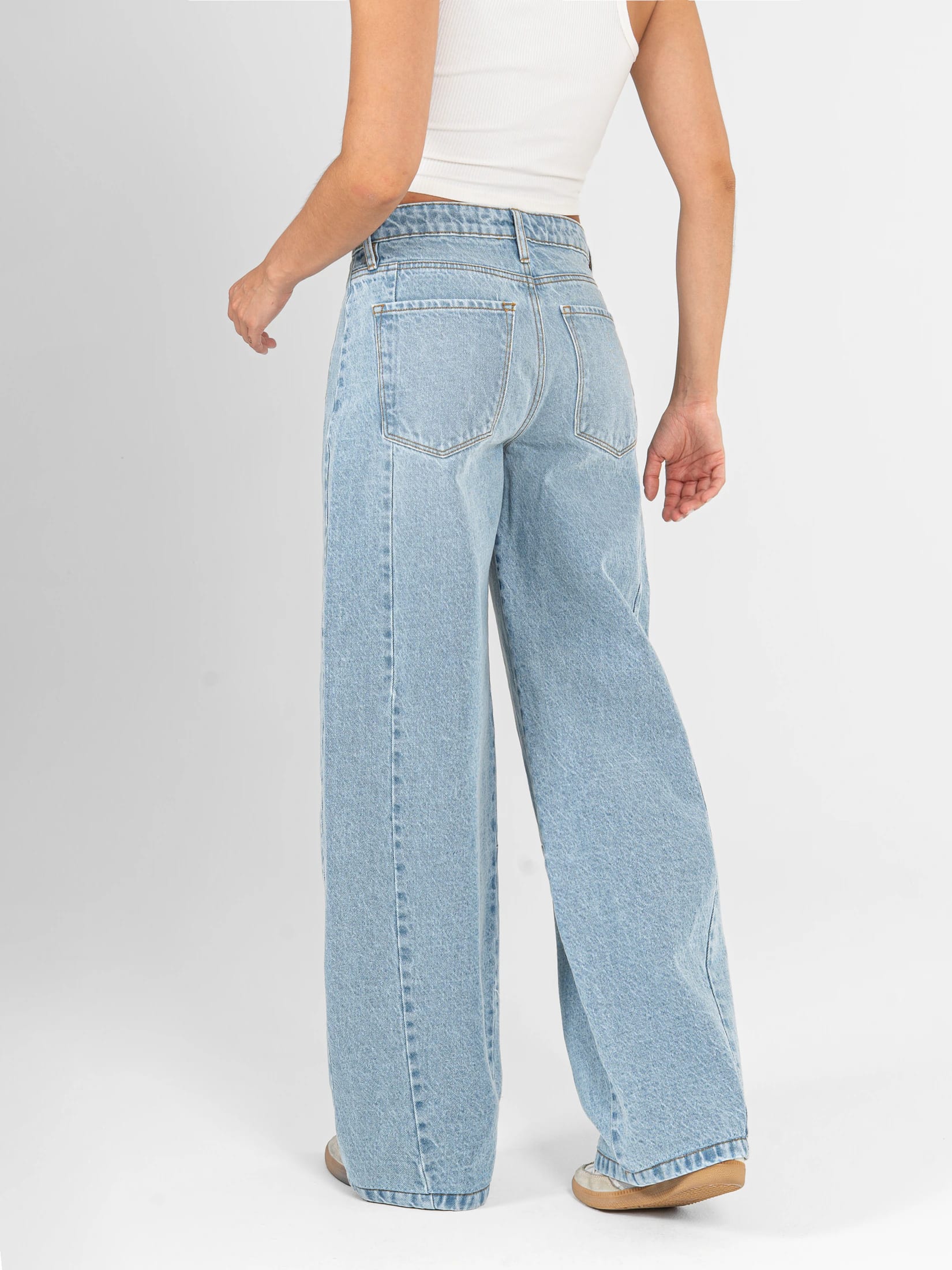 Ref: 066448 Jean wide leg, rígido, tiro alto, con cortes, tono azul claro - imagen 2