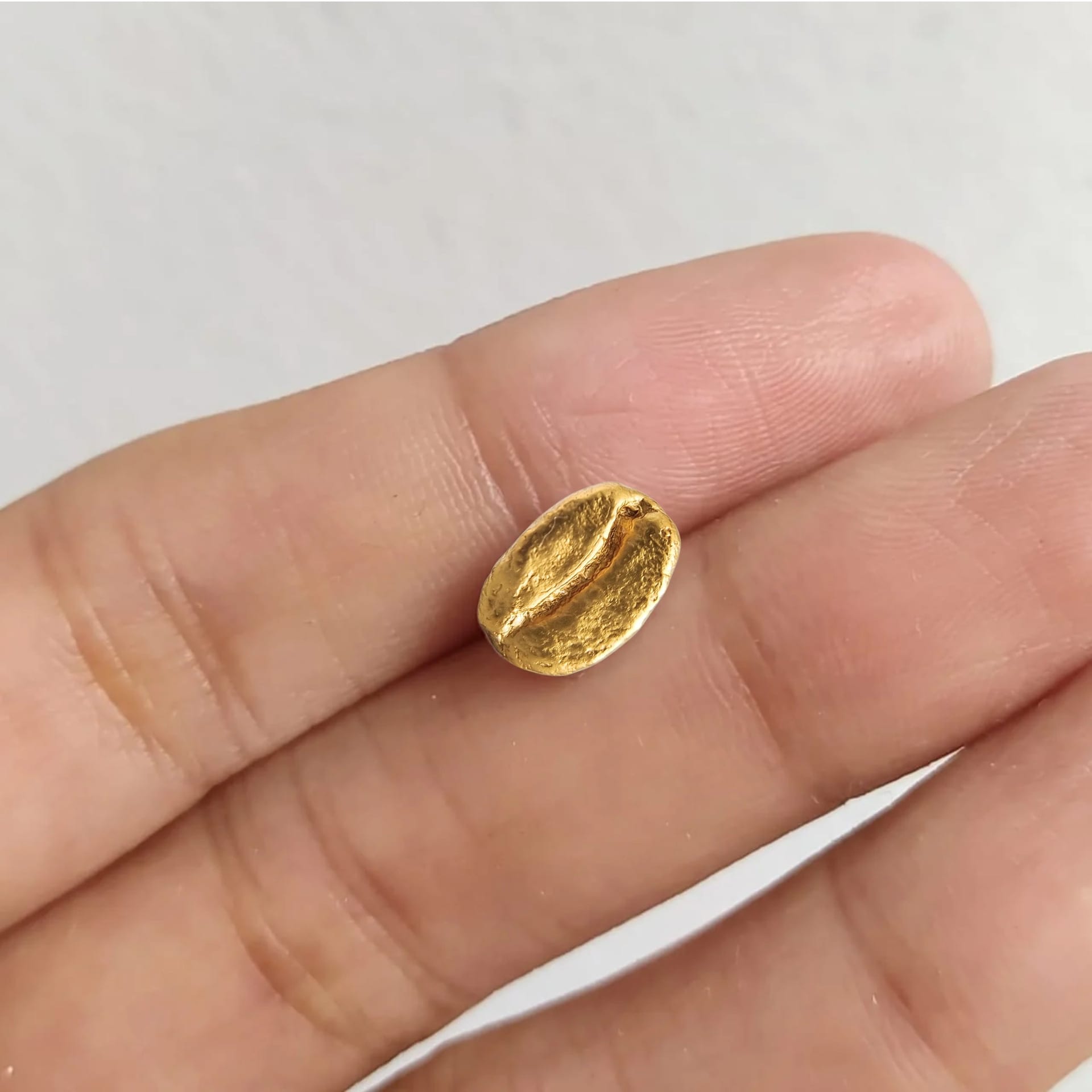 Pin Café Caturra en plata con baño de oro - imagen 3