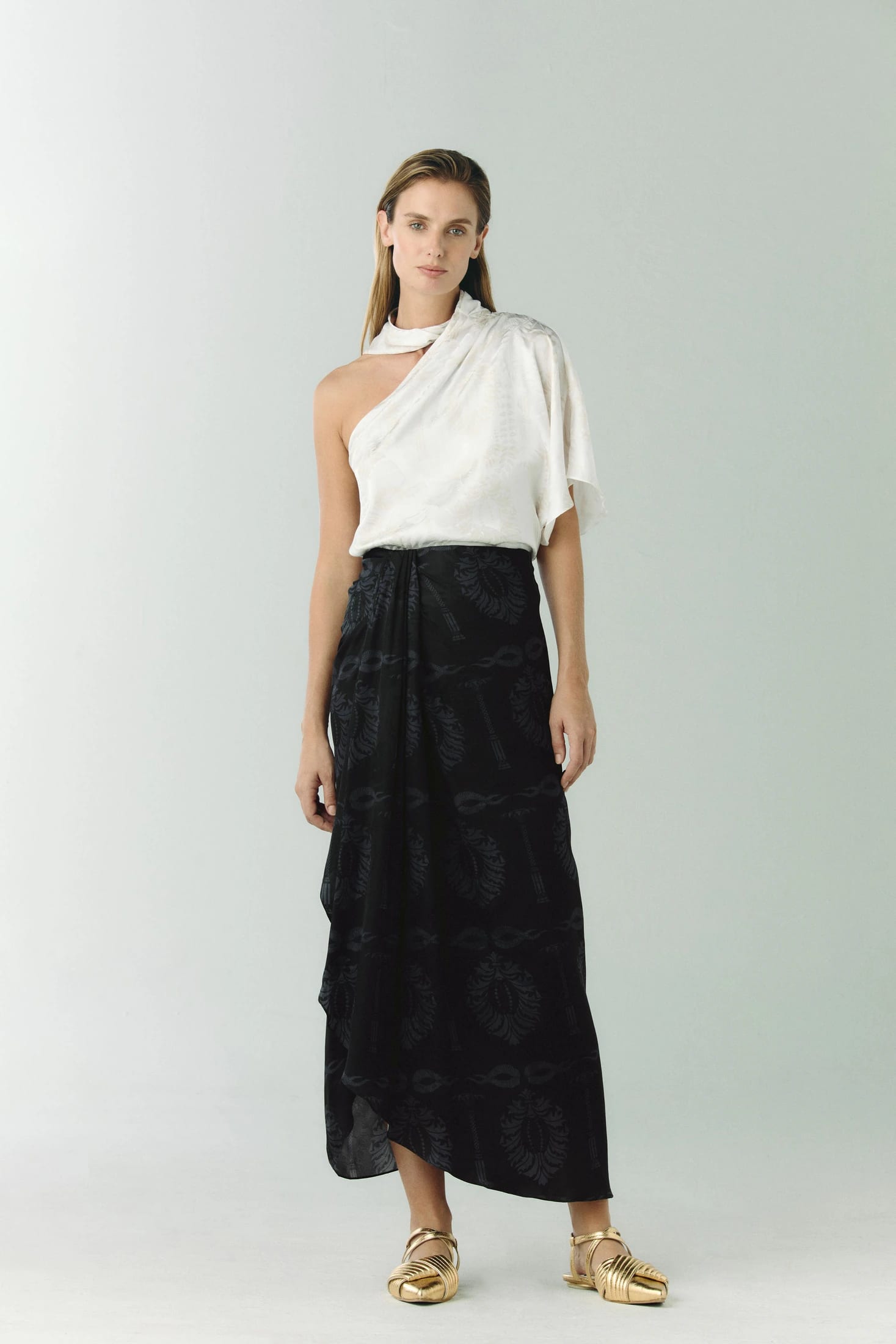 Myanmar Silk Jacquard Midi Skirt / Black - imagen 1