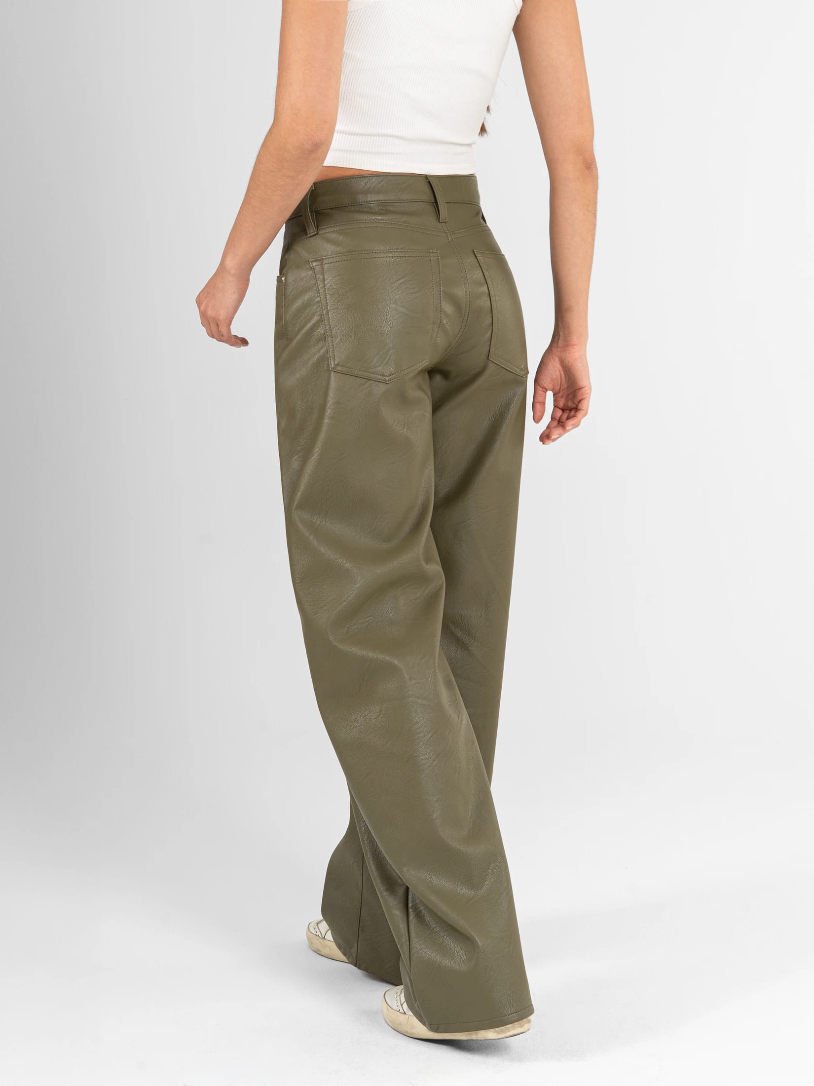 Ref: 0620597 Pantalón wide leg, rígido, tiro alto, efecto cuero, con corte, tono verde - imagen 3