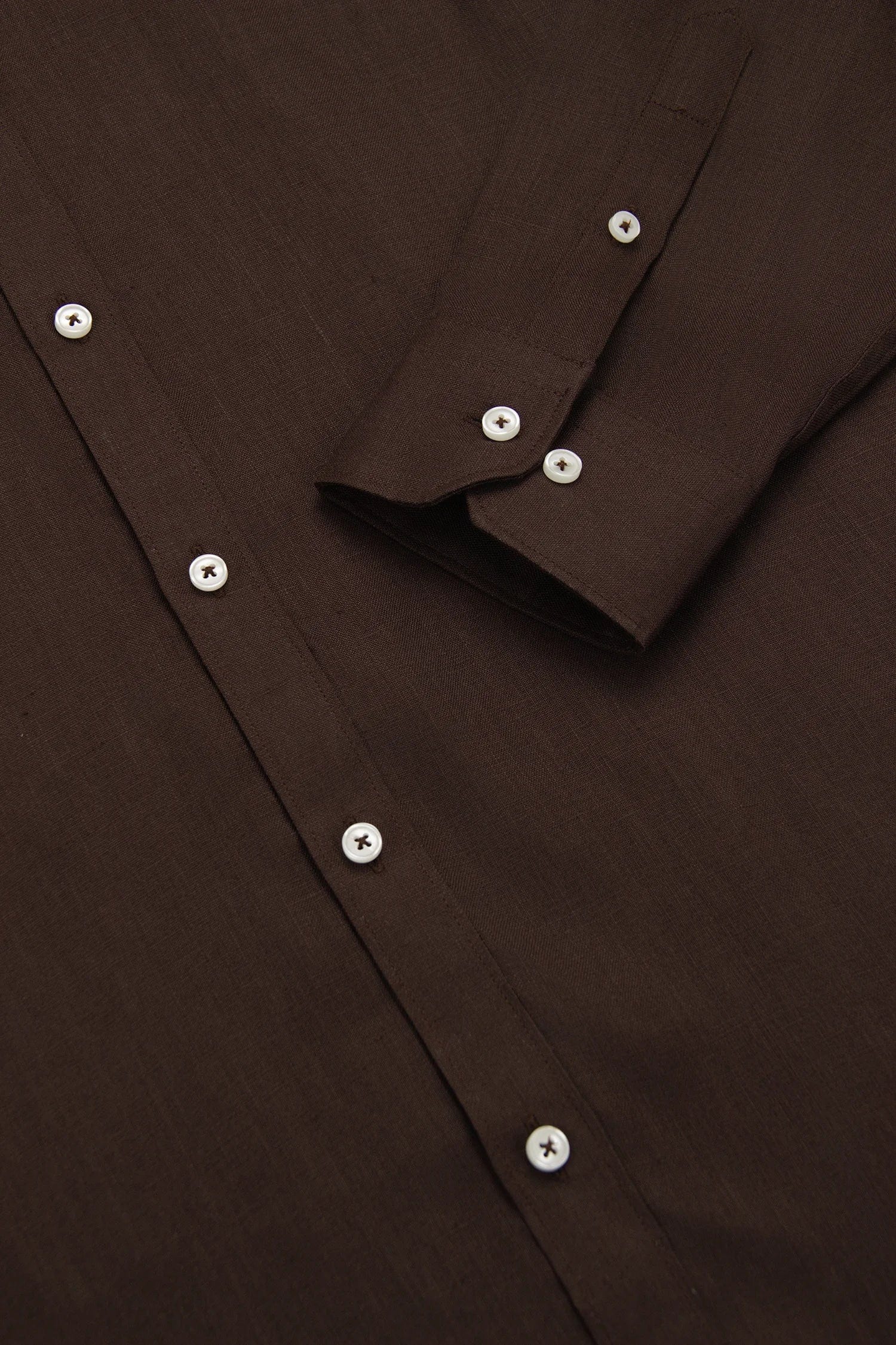 Camisa Button Down Lino Chocolate - imagen 3