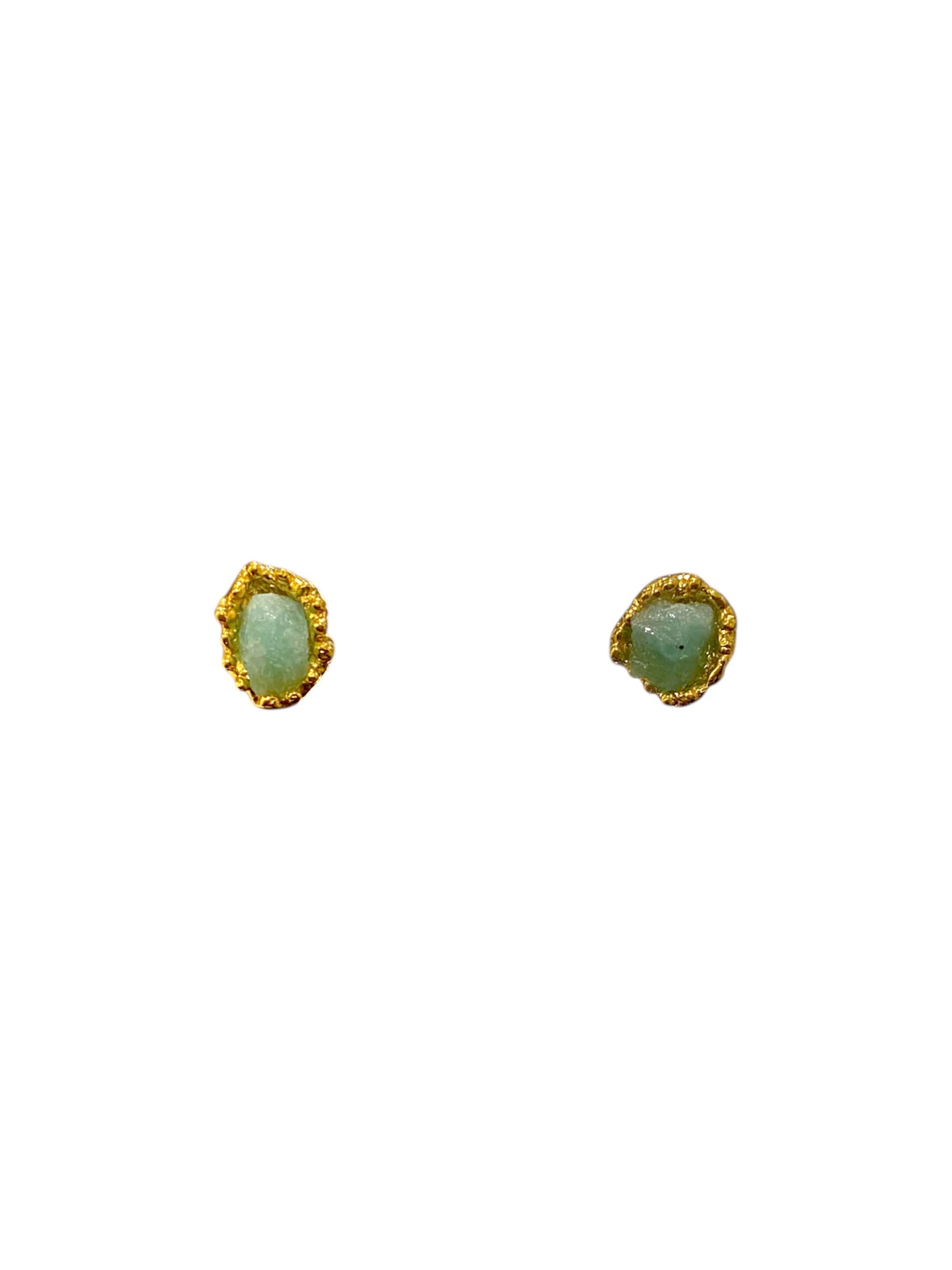 MEDIUM EMERALD STUD EARRINGS - imagen 1