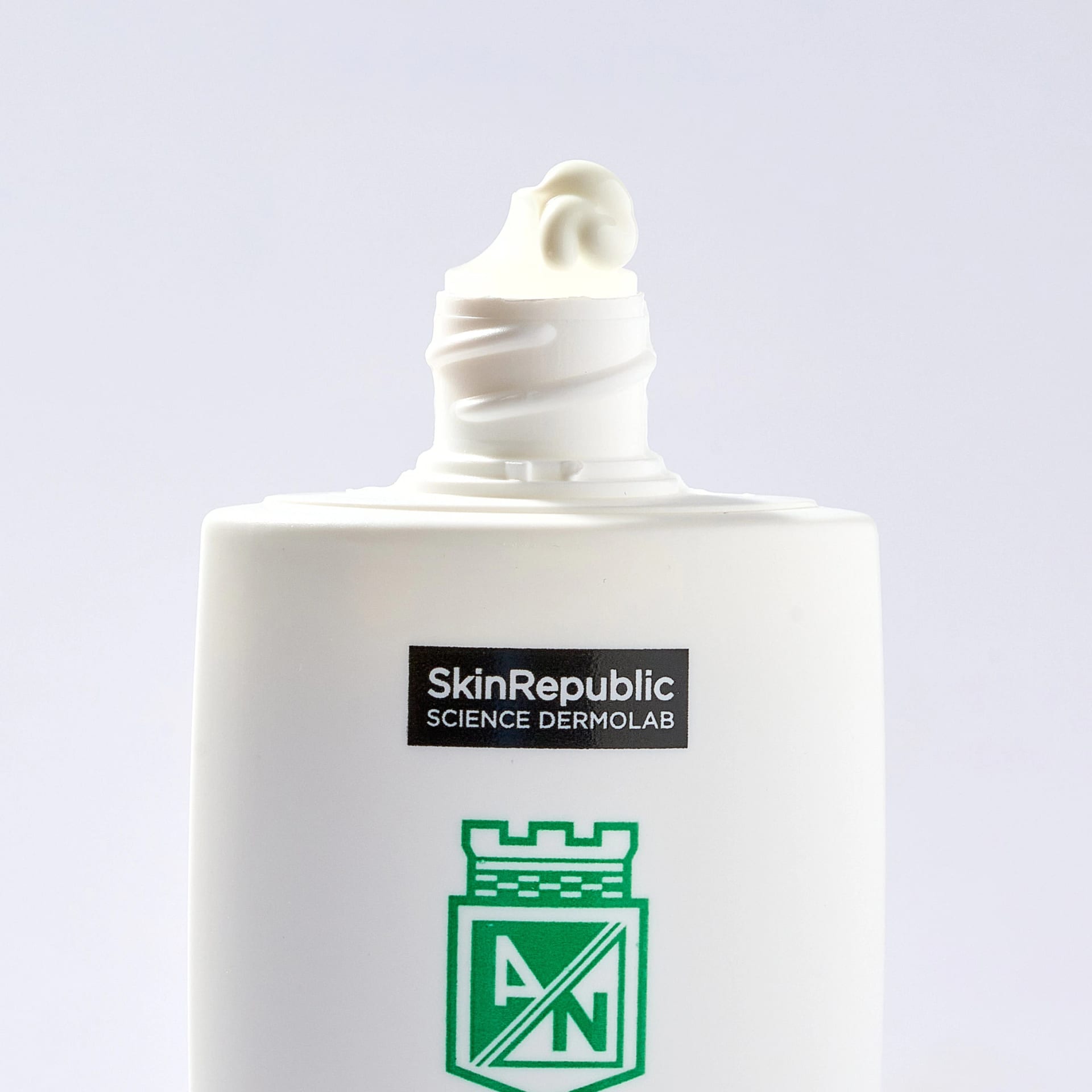 PROTECTOR SOLAR ATLETICO NACIONAL - imagen 2
