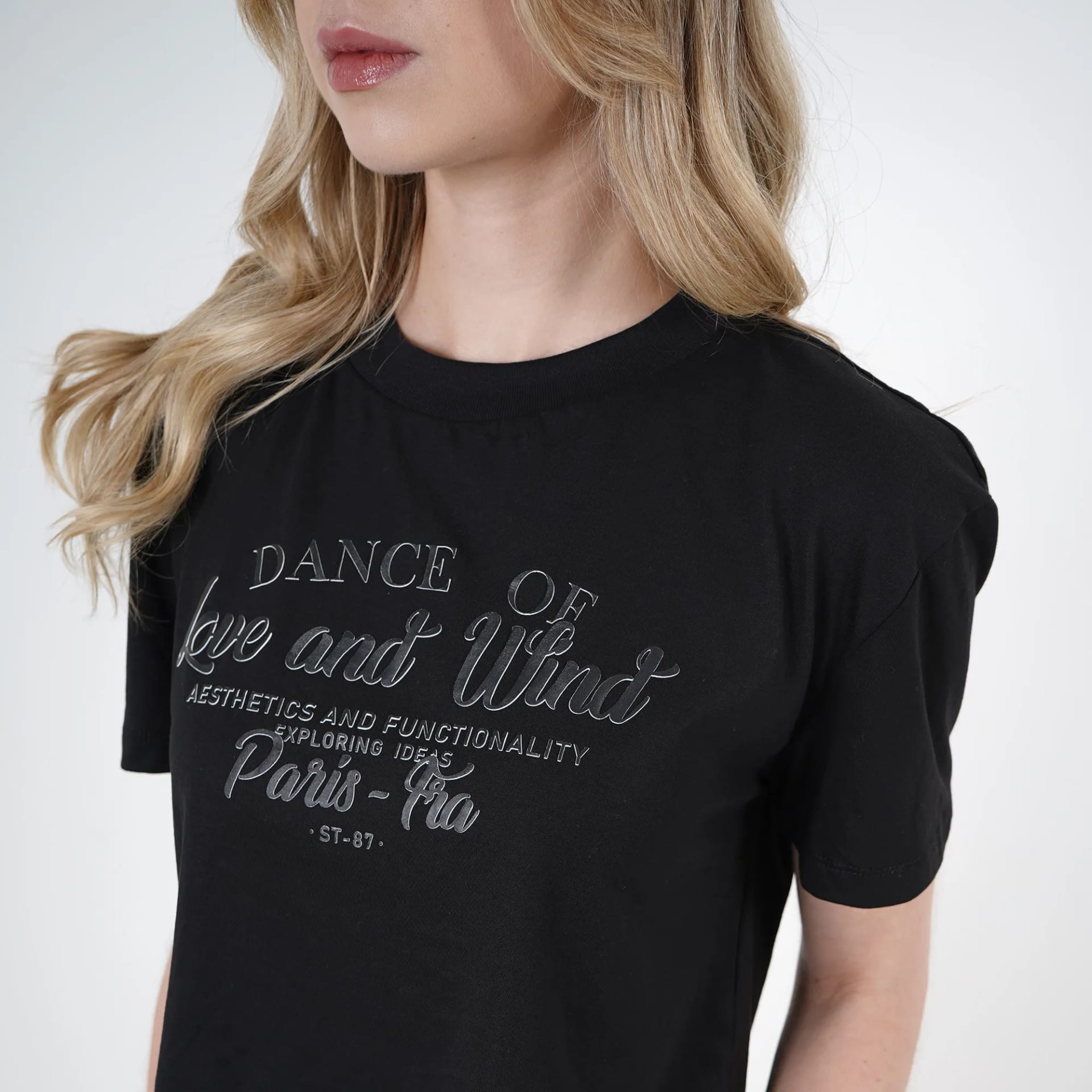 Camiseta crop cuello redondo manga corta estampado Dance - imagen 8