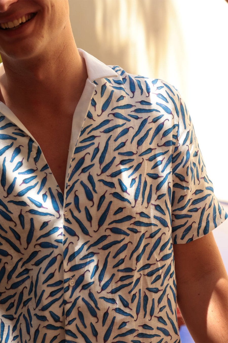 Men's linen shirt blue peppers - imagen 4