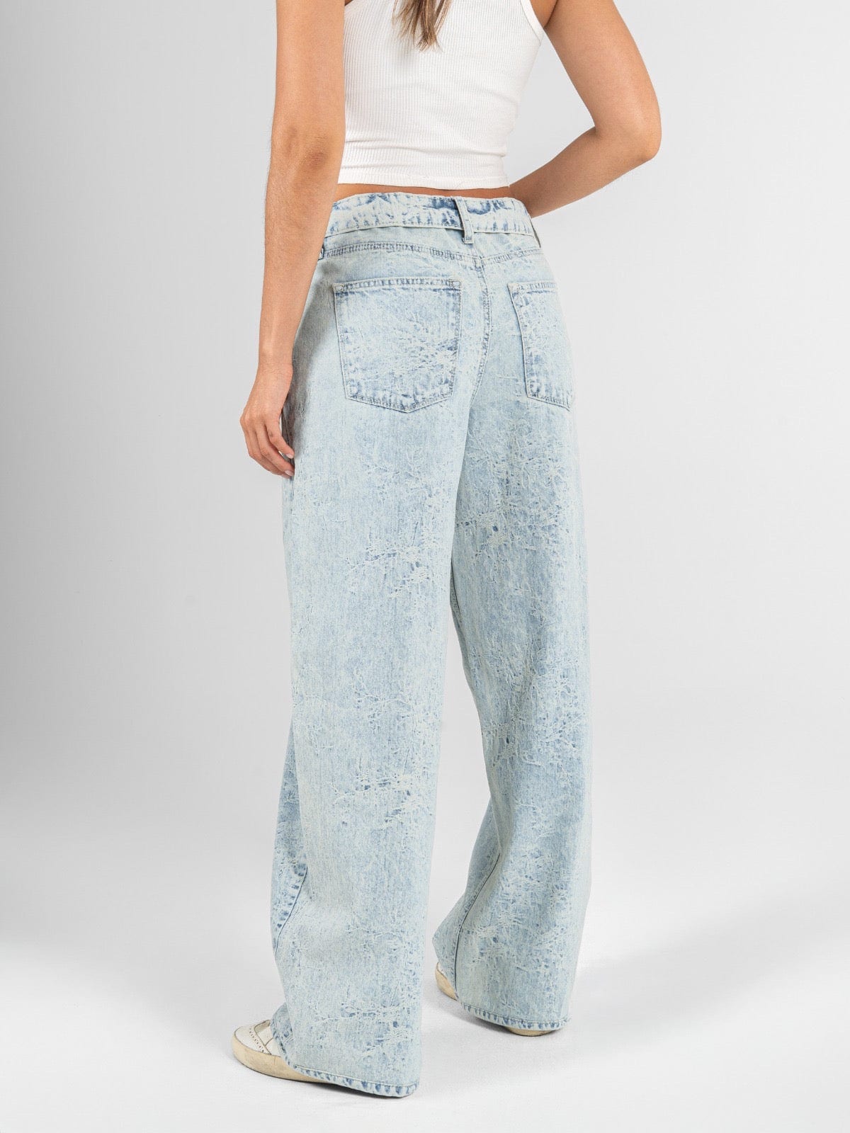 Ref: 066532 Jean wide leg, rígido, tiro medio, detalle en pretina, tono azul claro - imagen 4