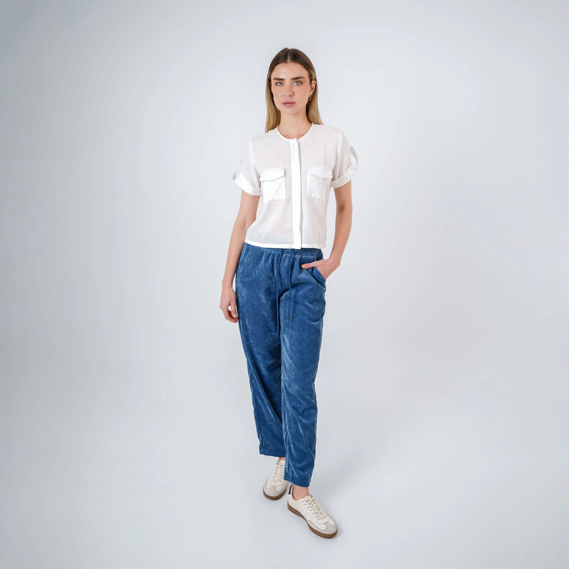 Blusa abierta escote redondo manga corta con charreteras - imagen 4