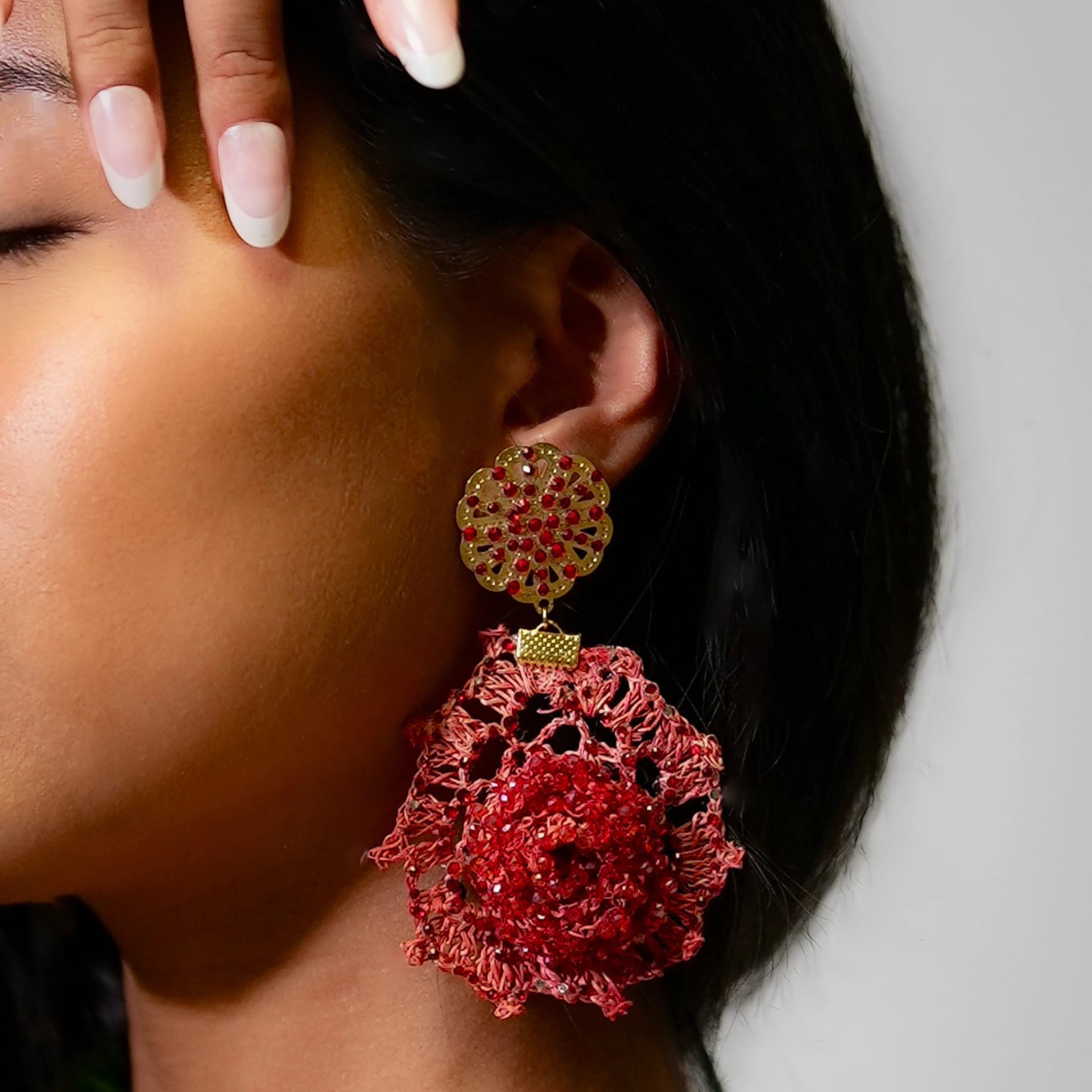 Crimson Bloom Earrings - imagen 2