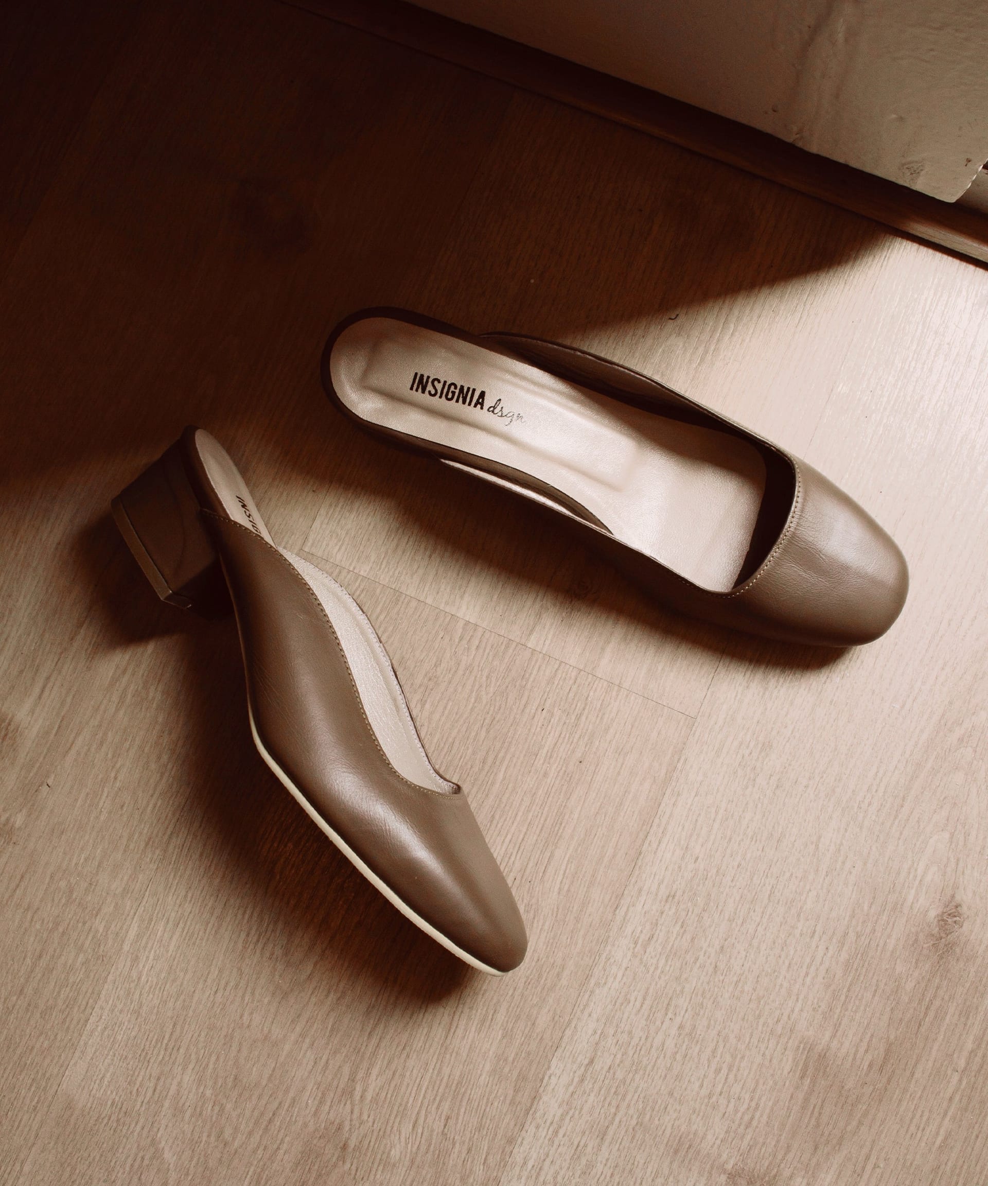 Classic Mule Sandals - Taupé - imagen 2